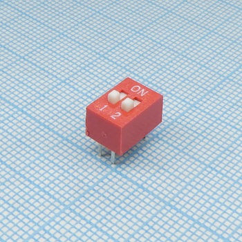 L-KLS7-DST-02-R-00 - DIP-переключатель 2 группы красный монтаж в отверстие шаг 2.54мм 0.025A 24В с выступающим движком