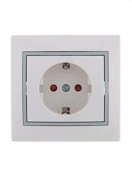 Розетка 1-м СП Mira 16А IP20 с заземл. защ. шторки с сер. вставкой керамика бел. 701-0215-124