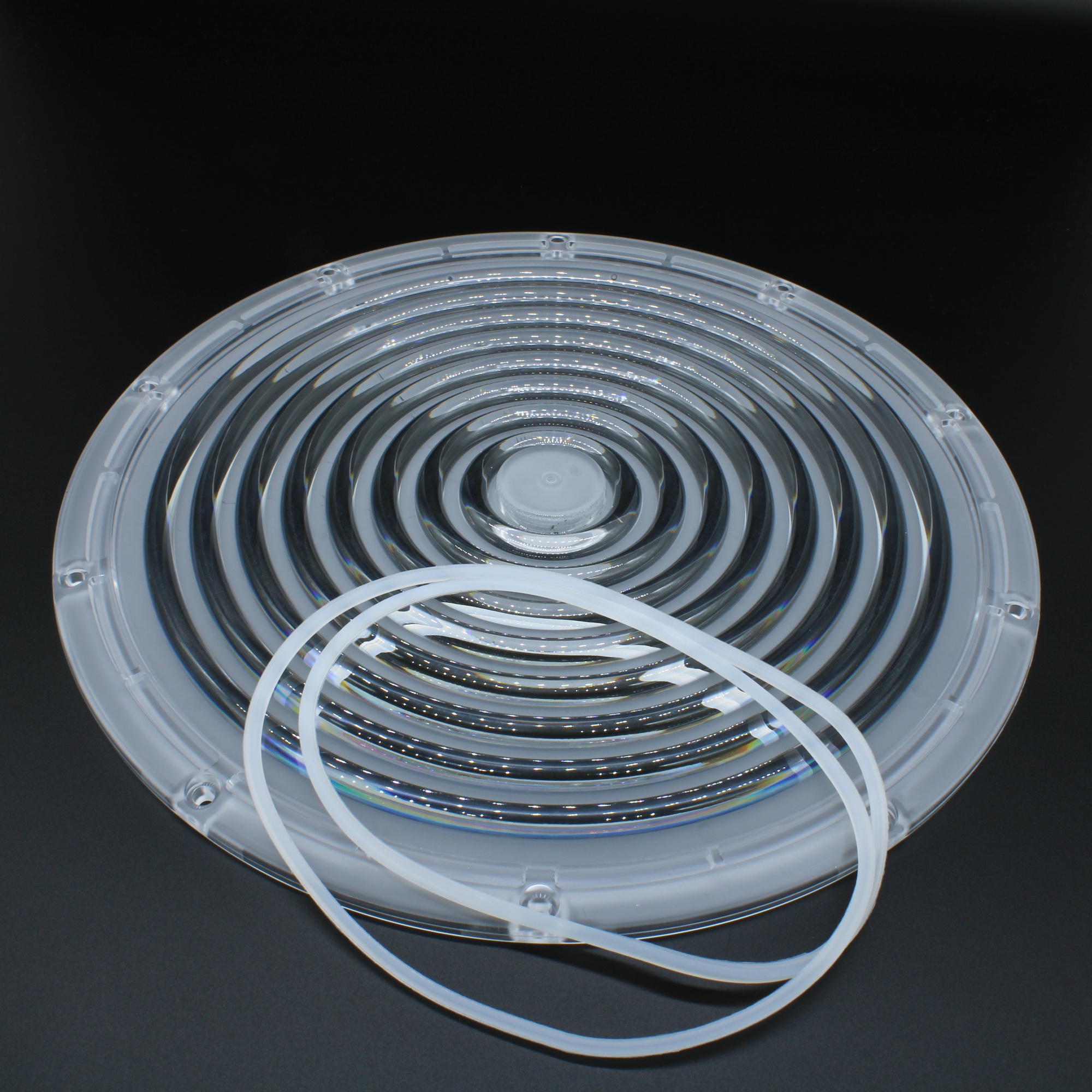 UFO265D60G-200W-B26 - Круглая групповая линза под светодиоды 2835, 3030  D=265mm H=7mm  эфф=88%   60°, PC-1250Z