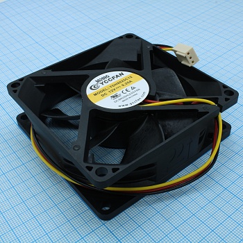 YDH8025C12 - Вентилятор 12В 80х80x25 С, 2.16Вт, 3500 об/мин, 73.35м3/час, 35.05дБ, подшипник скольжения CycleSeal, выход датчика тахометра, тип вывода - провод с коннектором
