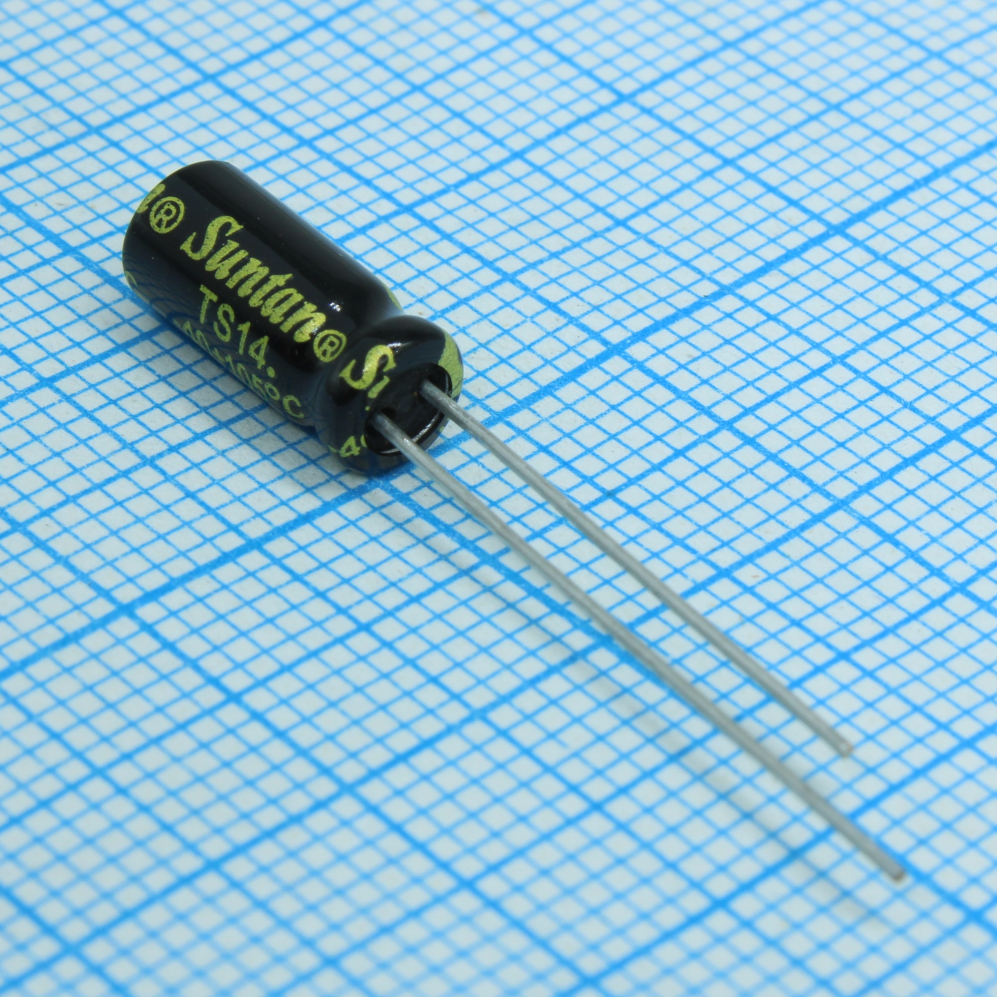 TS13DJ1E470MSB030R - Конденсатор алюминиевый электролитический 47мкФ 25В ±20% (5 X 11мм) радиальный 2мм 0.5Ом 220мА 2000час 105°С россыпь