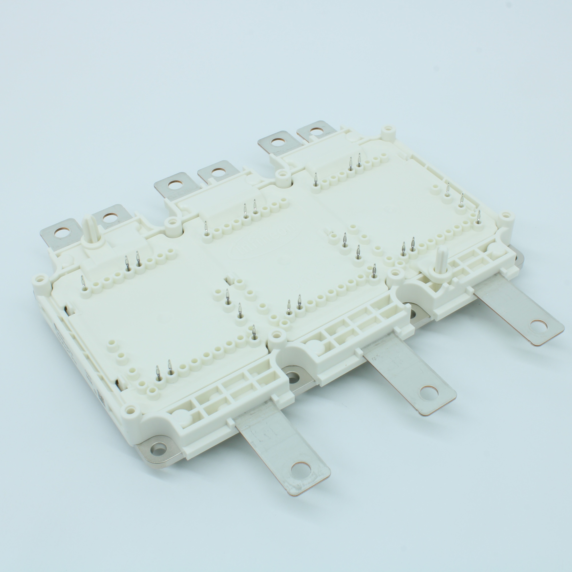 FS820R08A6P2LBBPSA1 - IGBT модуль 750B 820А 33-Pin HYBRIDD-1