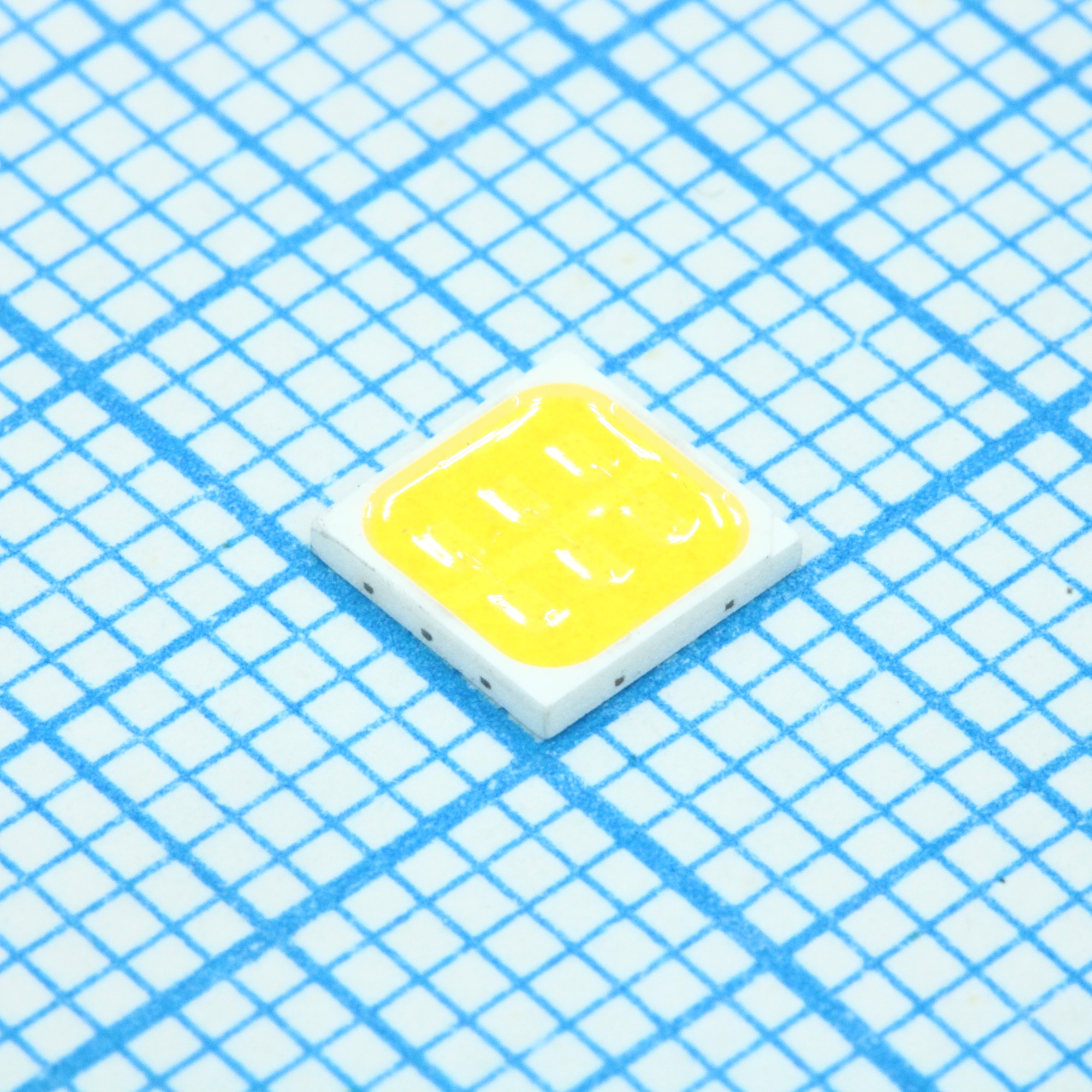 HL-EMC-5050D90W-B3C2-S1-HR3 (3000K) - Светодиод smd 5х5мм/белый/ 3000К/ 6,6v/ 550Лм @600mA/ Ifmax=700mA/ CRI80 120°