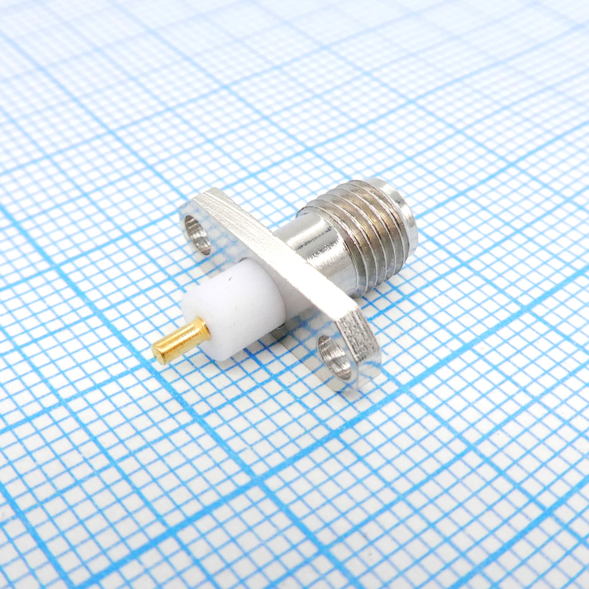 ВЧ разъём SMA-BJ1 гн. - Разъём высокочастотный, гнездо SMA, фланцевое крепление под 2 винта