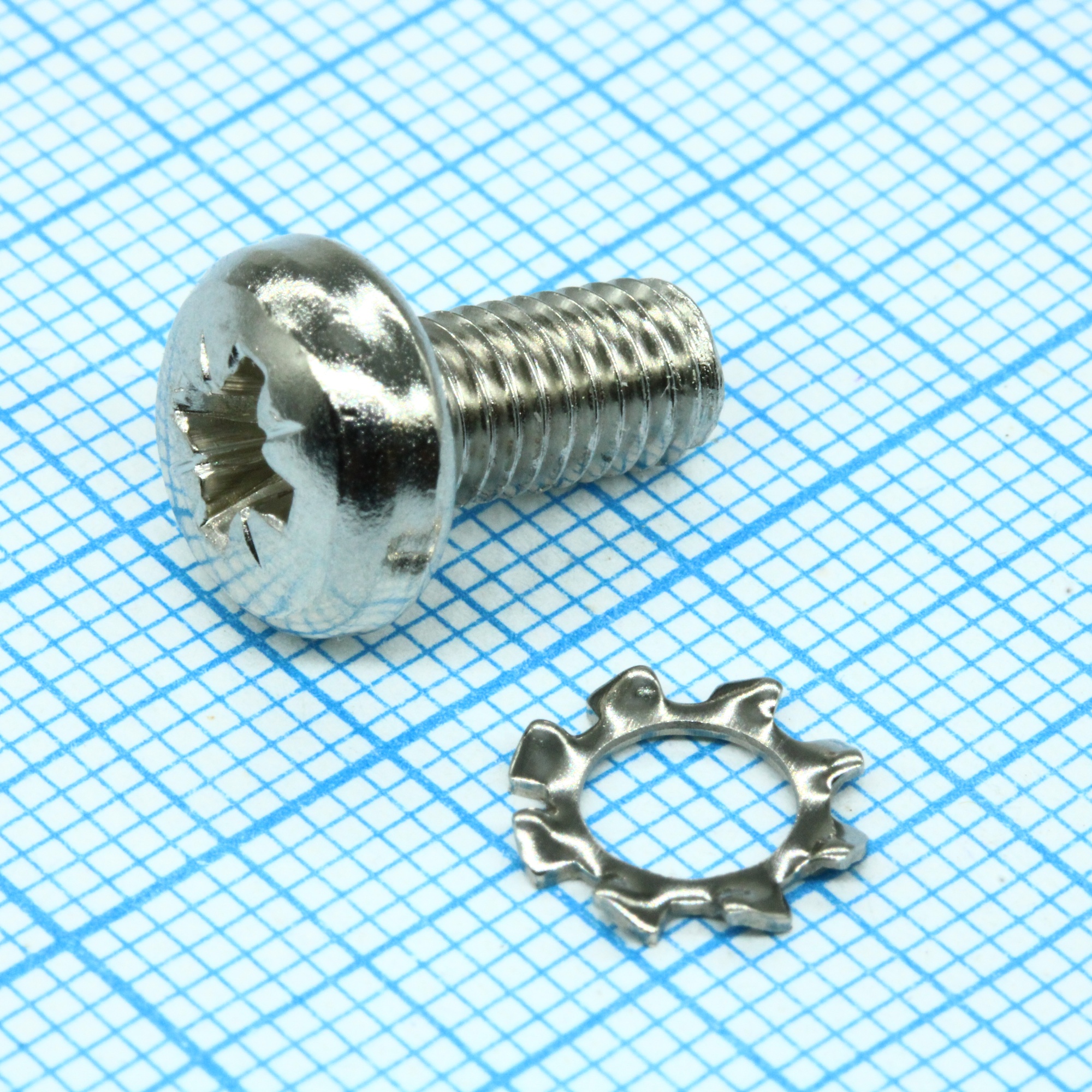 B44020J0500B - Винт M5 с шайбой, для терминальных выводом конденсаторов