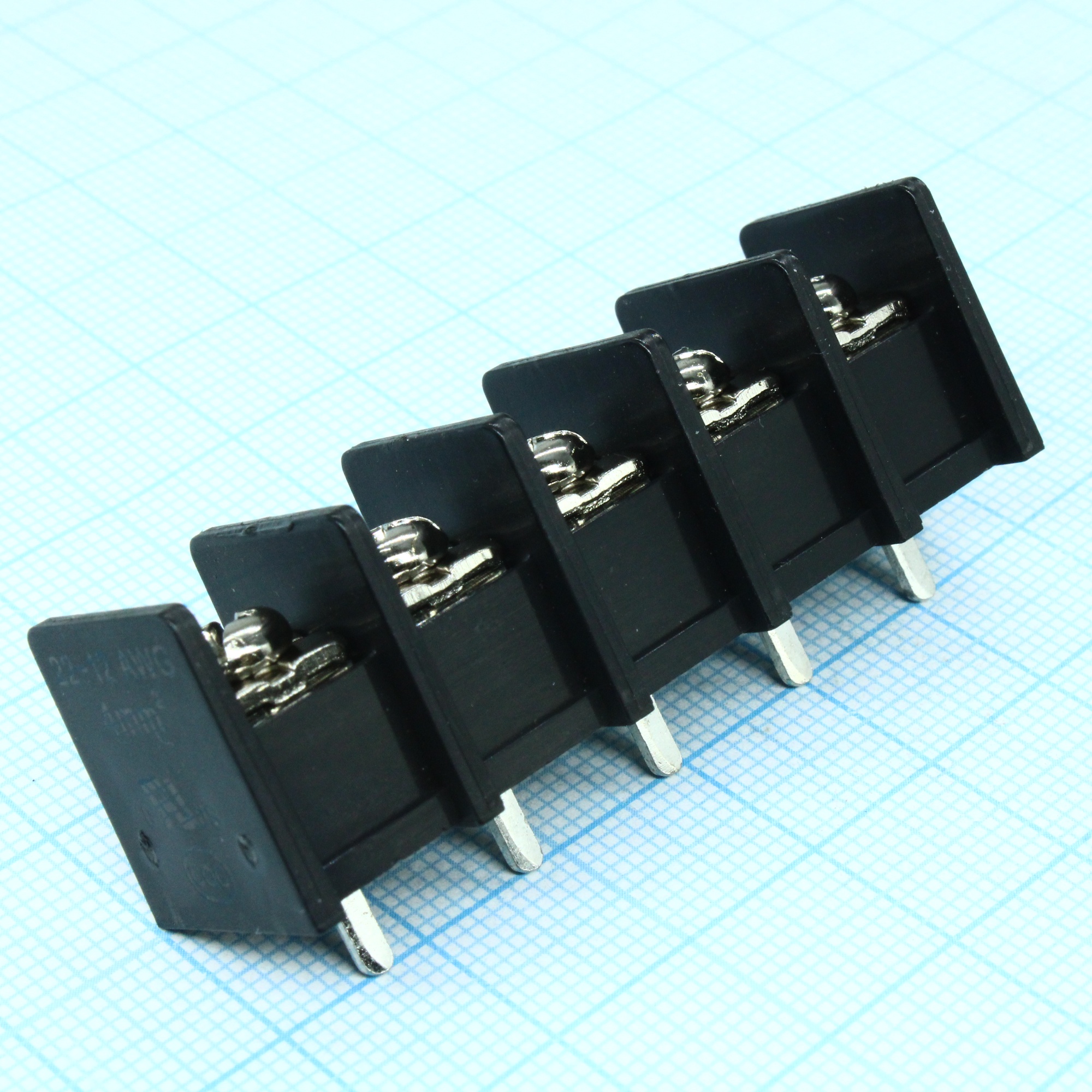 DG65C-B-05P-13-00A(H) - Барьерный клеммный блок 5 контактов. Серия DG65C-B