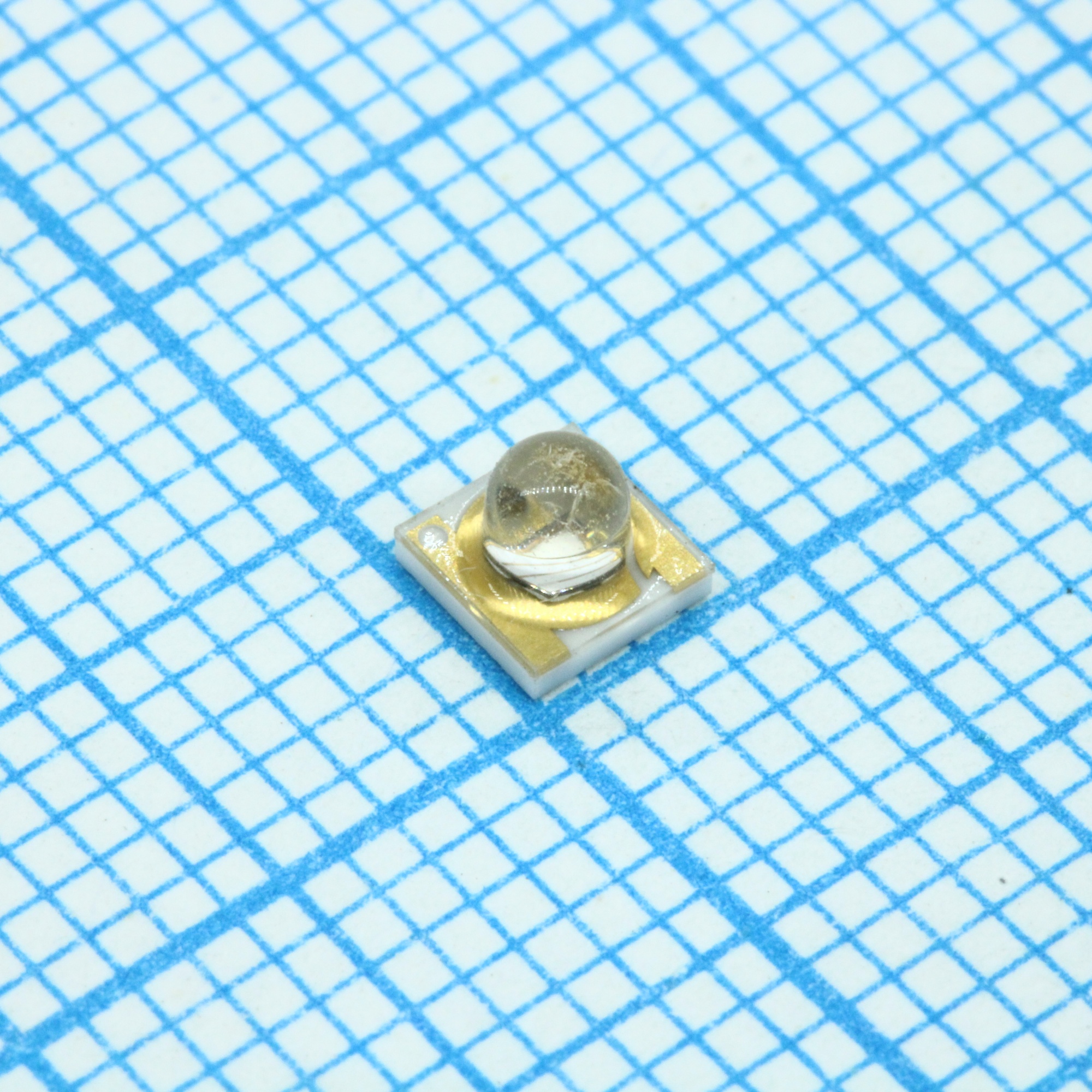 HL-C3535F10V405-D1-LVR9(Au60) - Ультрафиолетовый светодиод smd 3,5х3,5мм/405нм/700-800mW /3-4v/60°