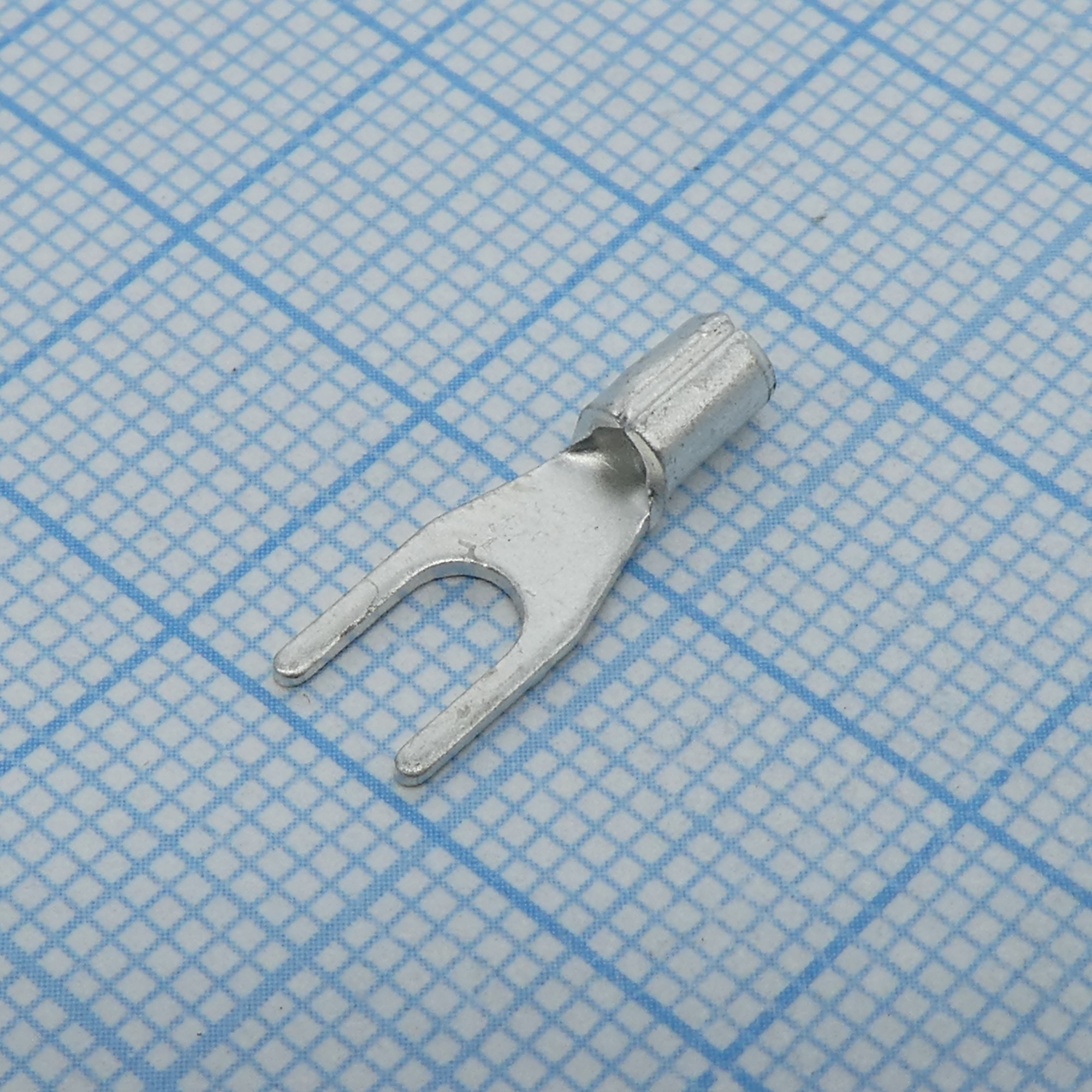 GSNB 1.25-3.7S - наконечник кабельный вилочный без изоляции d=3.7мм, сеч. пров.0.5-1.5мм2