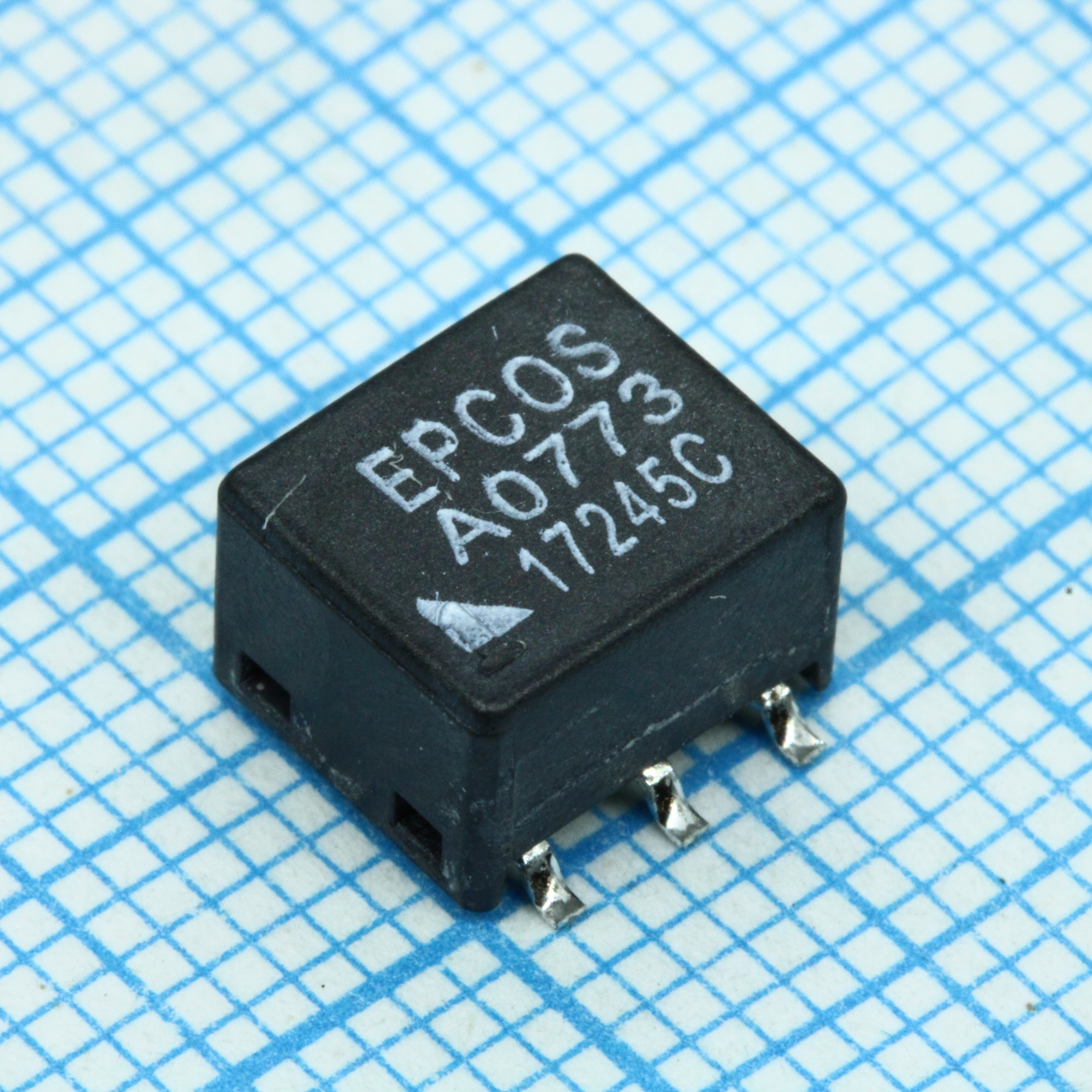 B82805A0773A250 - Трансформатор импульсный 1:1:1.1:1.1 500В переменного тока  6 выводов  Gull Wing  для поверхностного монтажа