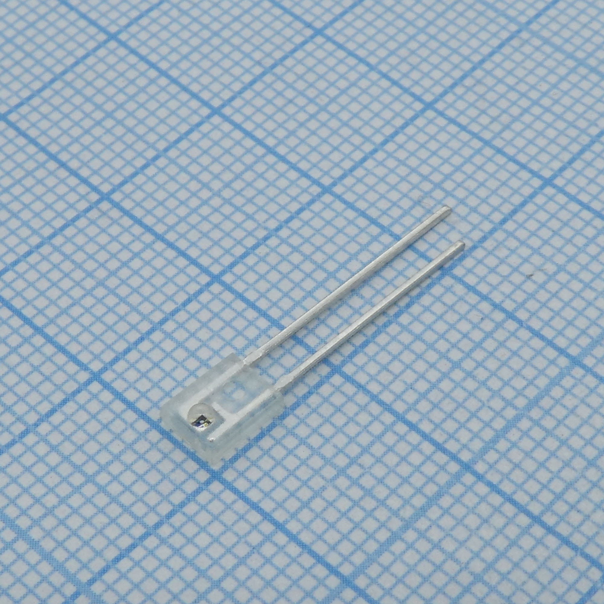 LPT 80A - Фототранзистор 5.8x4.5мм/NPN/430-1070нм/прозрачный/35°