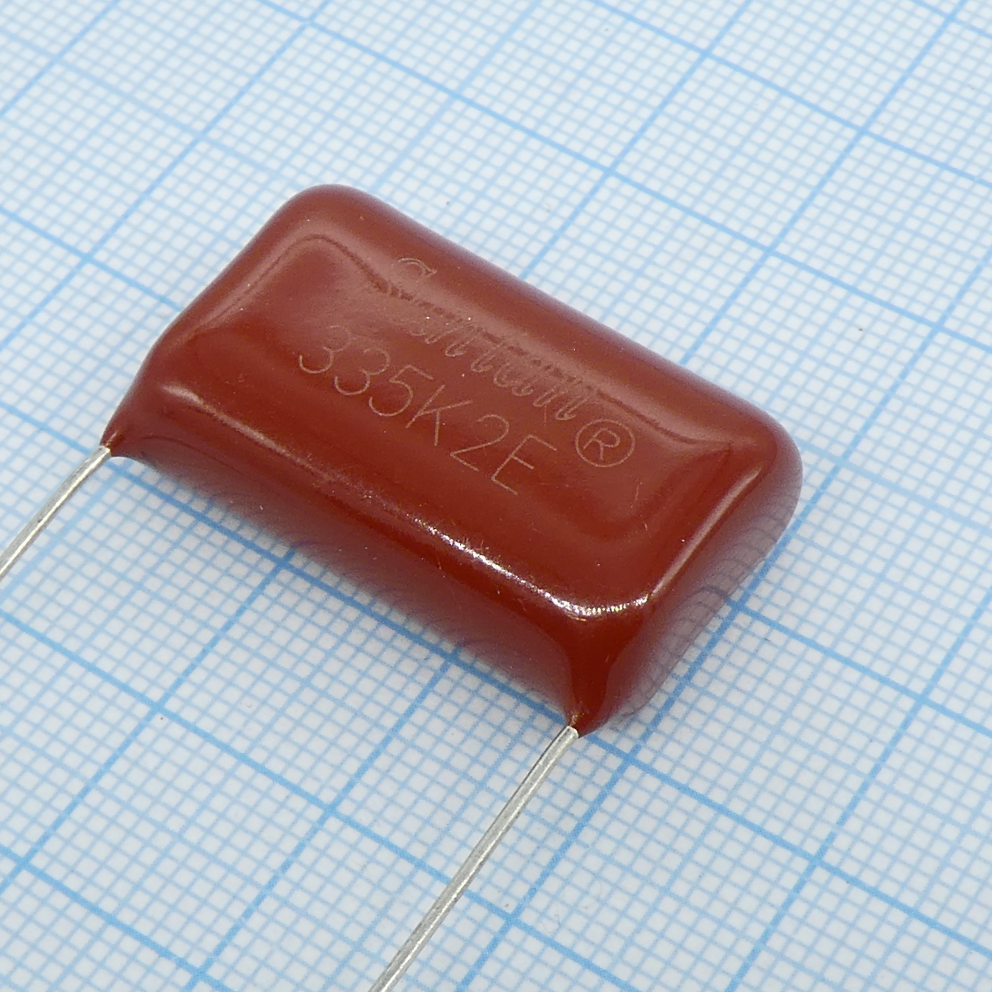 TS02002E335KSB0I0R - Конденсатор металлоплёночный полиэтилентерефталатный 3.3мкФ 250В ±10% (31х12х18.5мм) шаг выводов 27.5мм 85°С россыпь