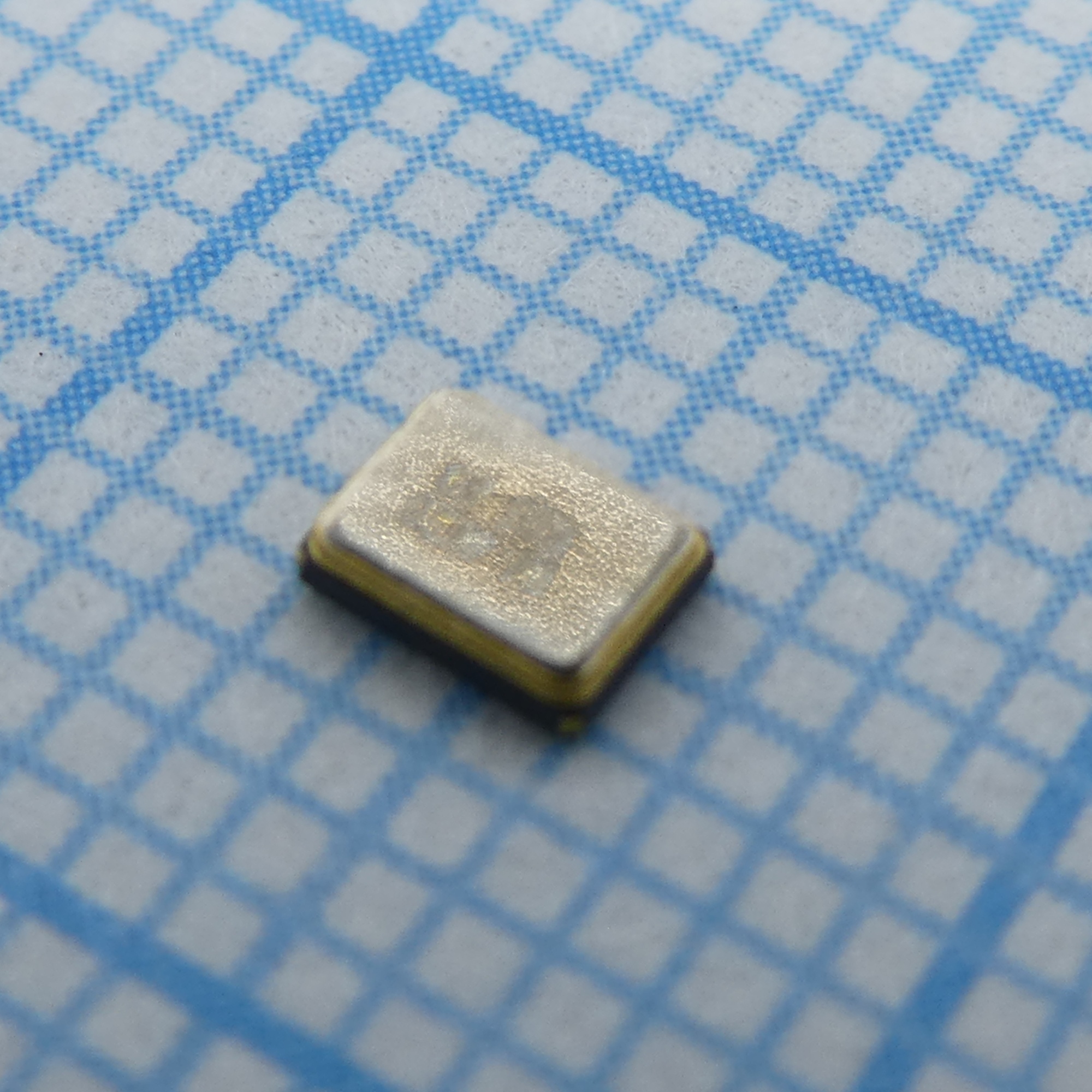 12.88657 - Резонатор кварцевый: 14.7456МГц, 30ppm, Cшунт = 5пФ, Cнагр = 12пФ