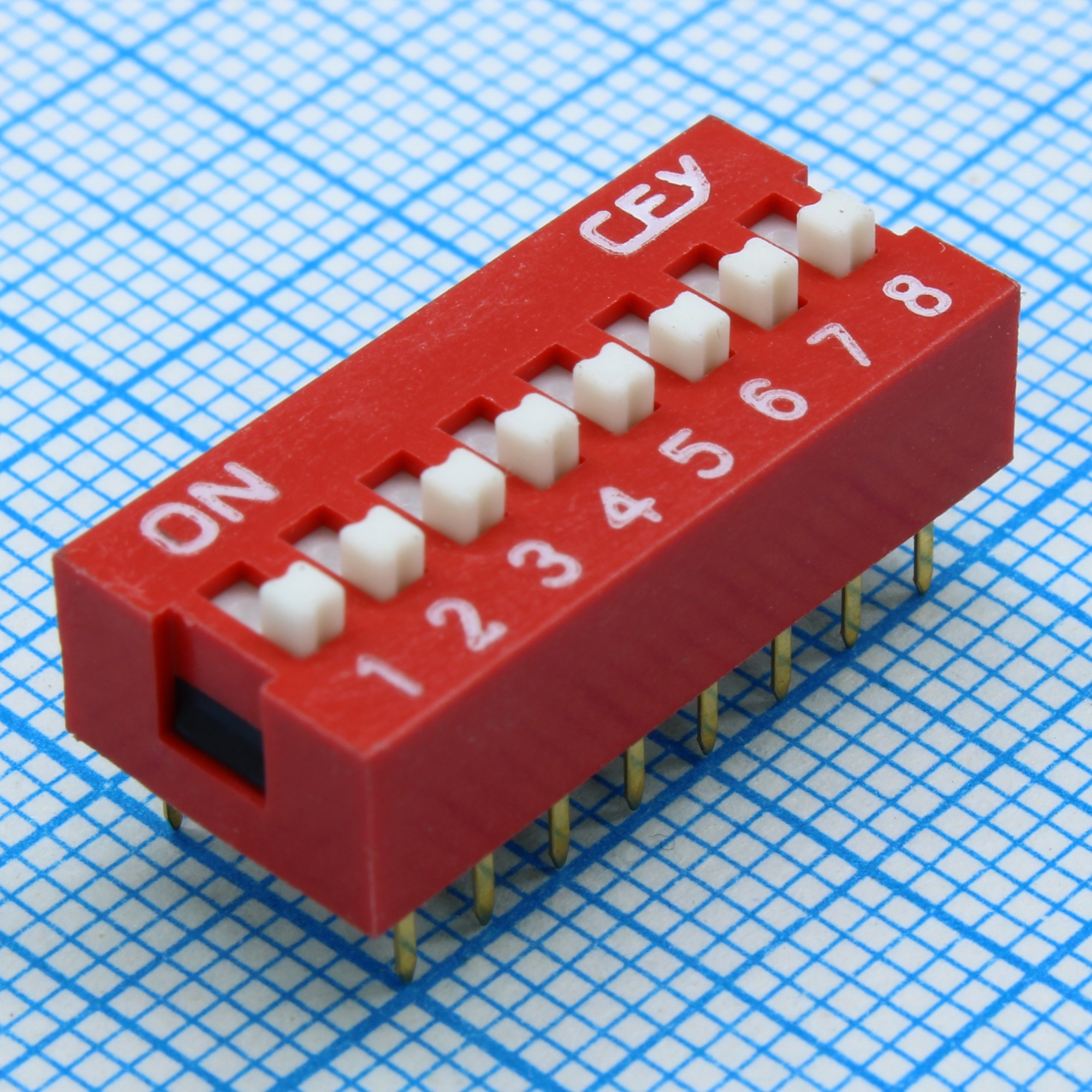 DS1040-08RN - DIP-переключатель 8 групп слайд красный