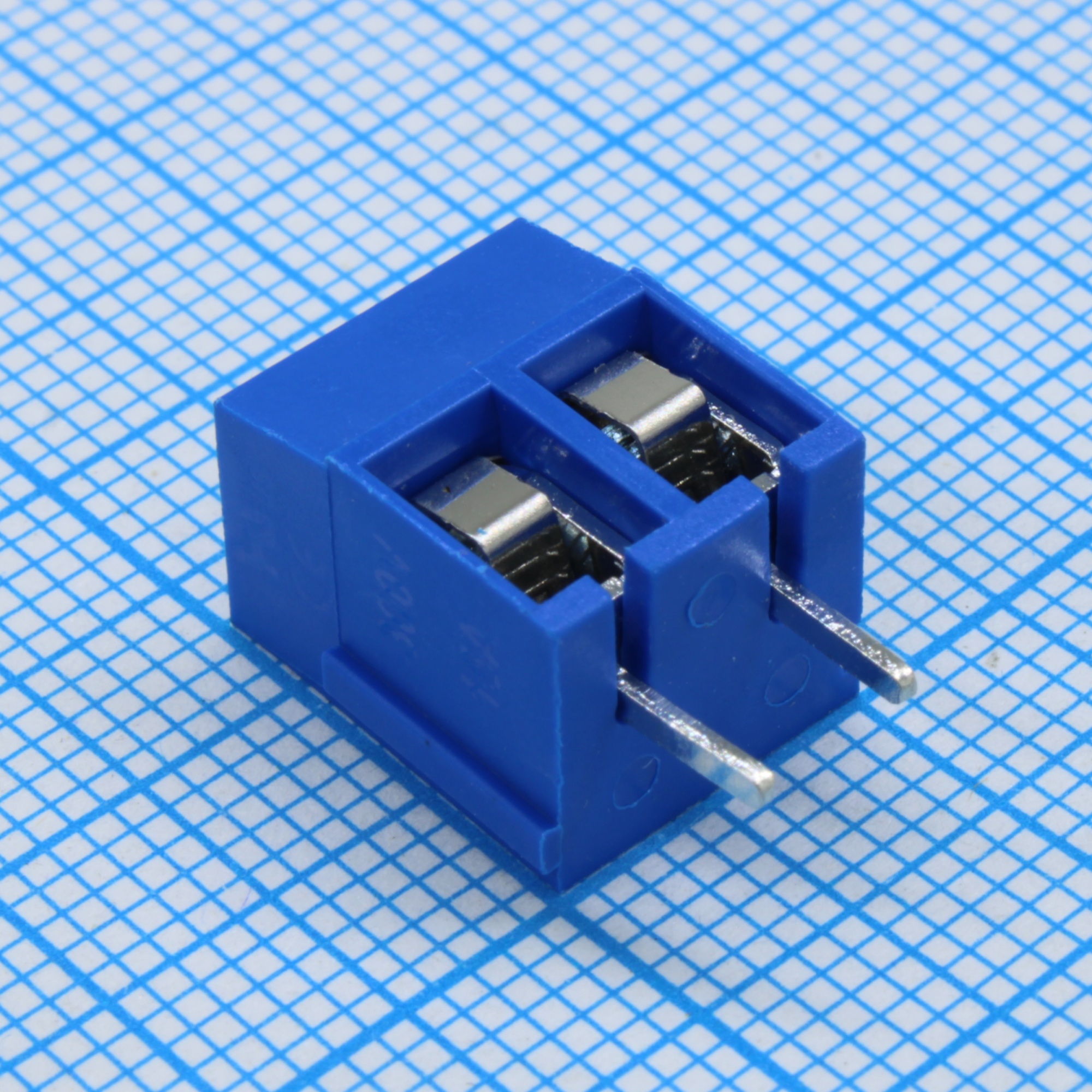 GT305-5.0-02P-12-00 - Винтовой клеммный блок с защитой провода, 2 контакта. Серия GT305-5.0