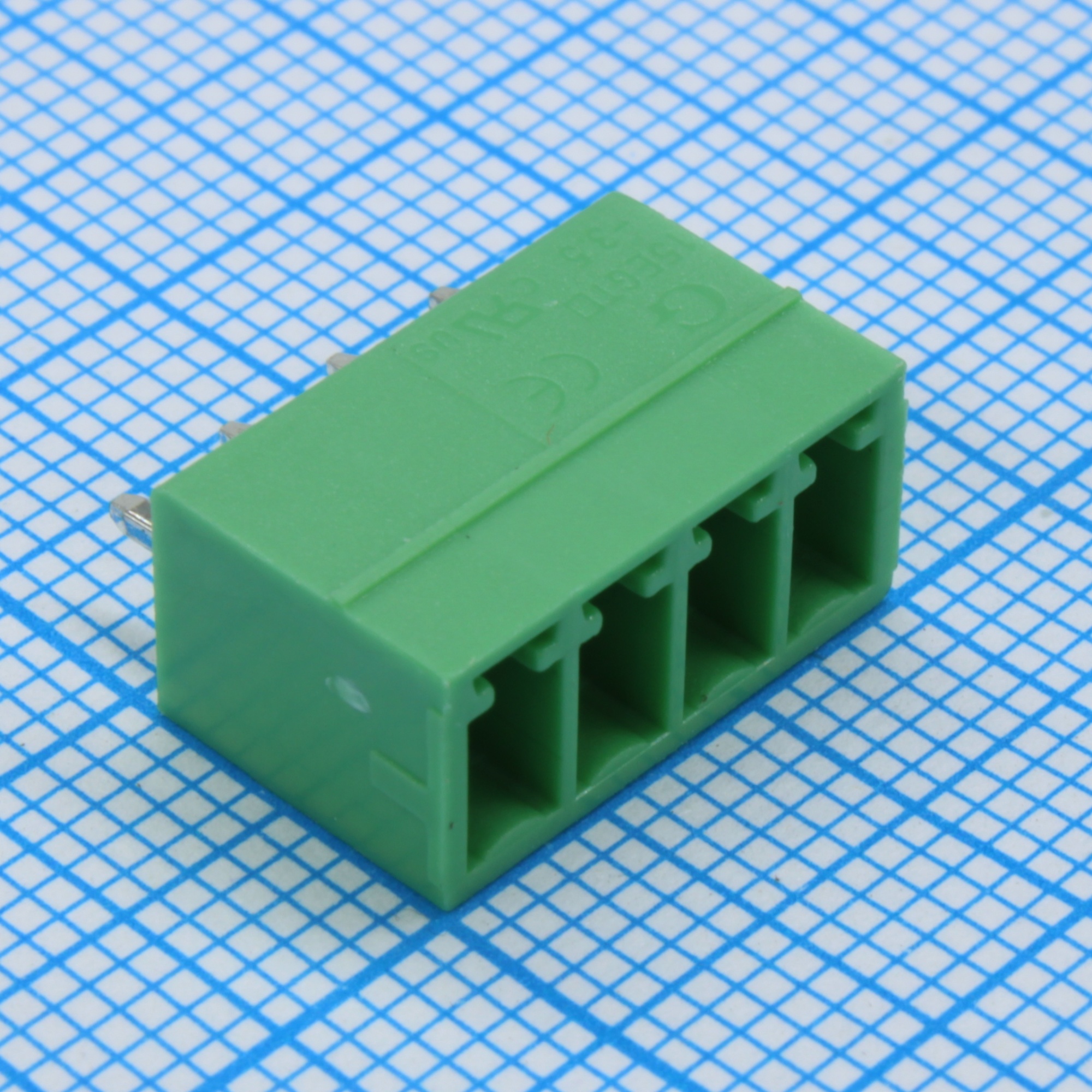 15EGTVC-3.5-04P-14-00 - Разъемный клеммный блок на плату, 4 контакта. Серия 15EGTVC-3.5