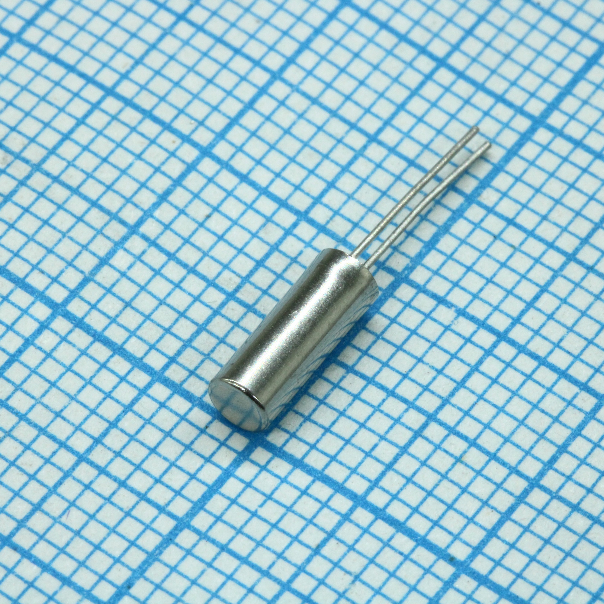 WTL3T85277FO - Резонатор кварцевый 32.768кГц 20ррm, 3х8мм.