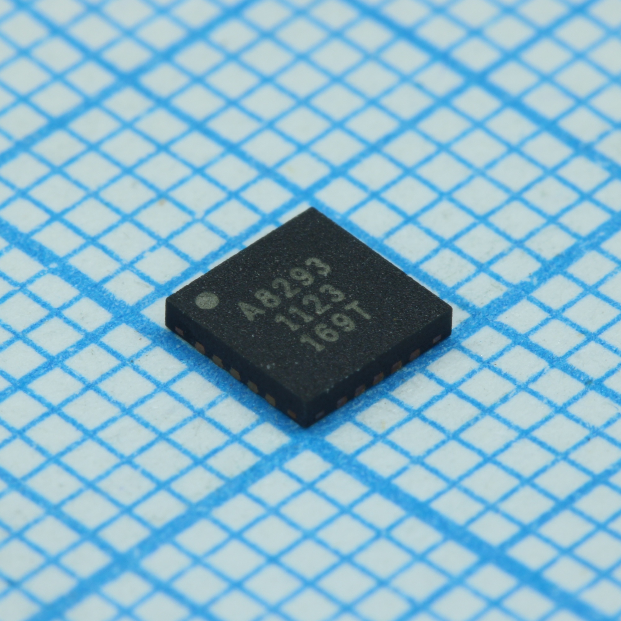 A8293SESTR-T - Повышающий регулятор и стабилизатор с низким падением напряжения одноканальный 20QFN