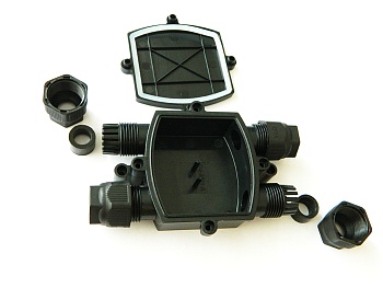 Герметичная коробка  QJ-5818-A - Распределительная коробка, 4 кабельных ввода, IP68, габариты (ШхДхВ, мм), 80х125х30, пластик, цвет черный