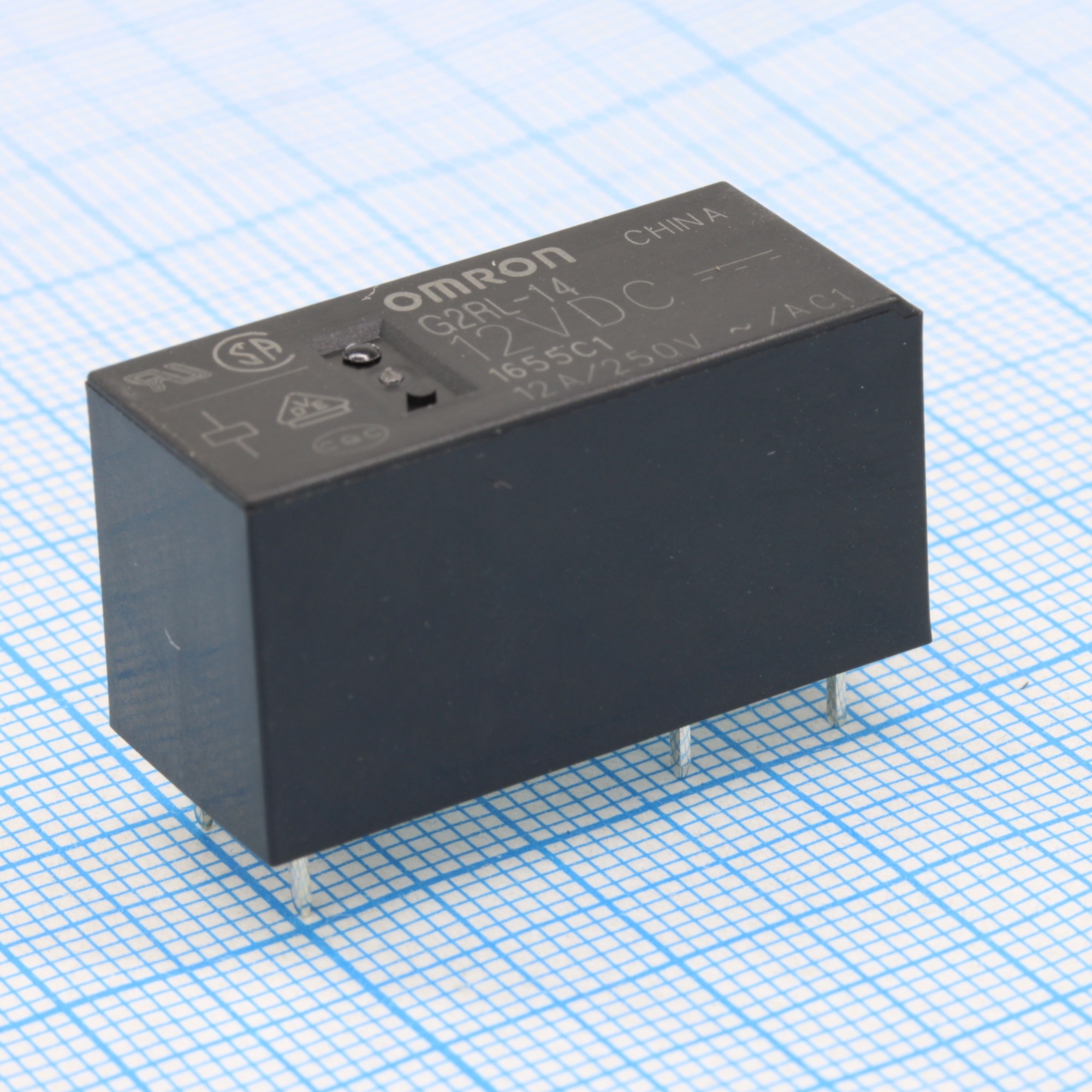 G2RL-14-12VDC - Реле силовое катушка 12В 12A одна группа на переключение (29x12.7x15.7)мм монтаж в отверстие