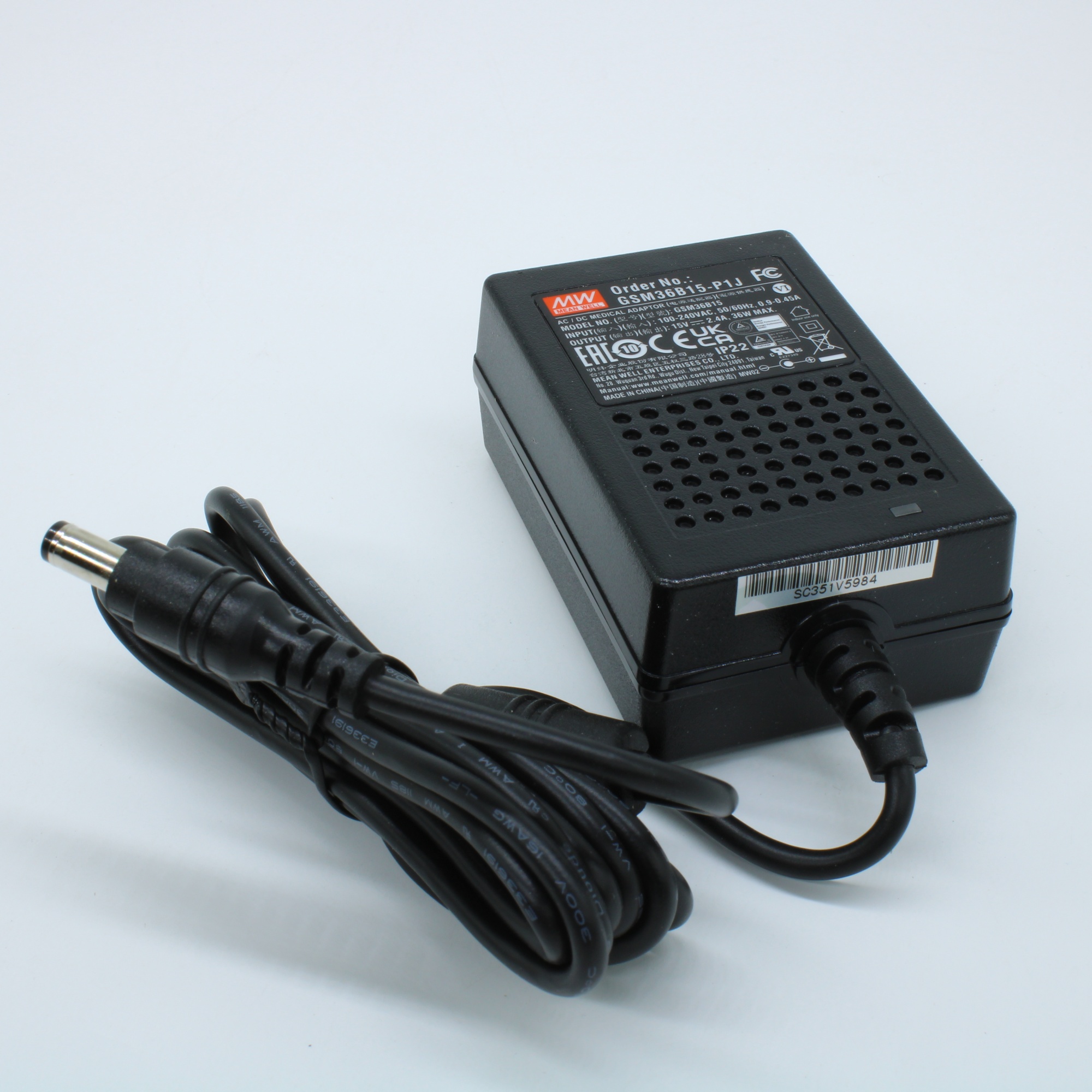 GSM36B15-P1J - AC-DC, 36Вт, сетевой адаптер, выход 15В/2.4А, вход 80...264В AC, 47...63 Гц, 113...370B DC,  изоляция 4000B AC, 79x54x33мм, -25...+60C медицинского применения (2xMOPP)