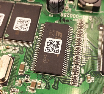 Маркировка прямоугольная NPP-6,4х6,4 Y - Маркировочная наклейка, для позиционного обозначения электрооборудования в шкафу и маркировки провода, размер 6,4х6,4 мм, цвет желтый, в упаковке 6000 наклеек