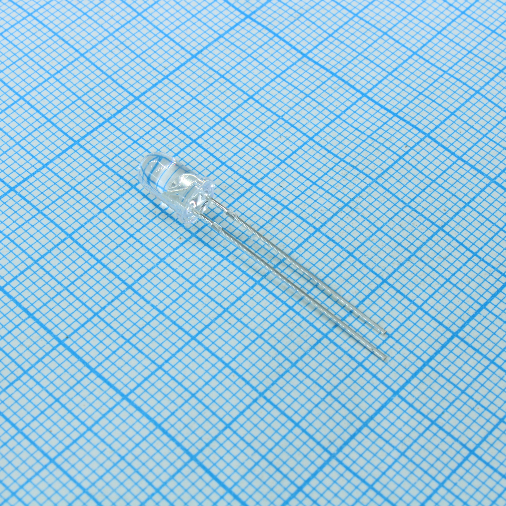 FYL-5013LRC1C - Светодиод 5мм красный, прозрачный 660нм 800мКд 15°