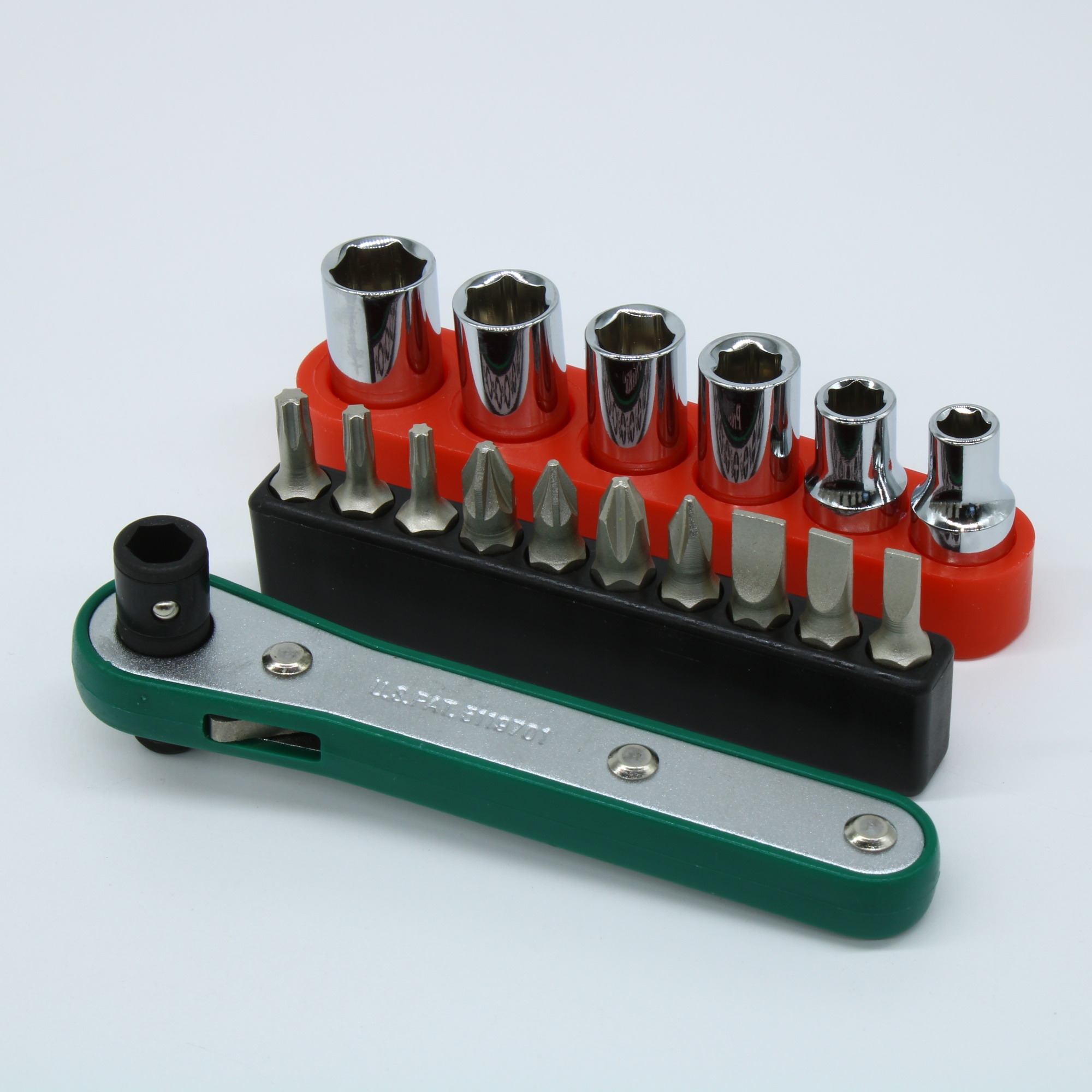 1PK-202A - Набор отвертка с 10 битами и 7 торцевыми головками