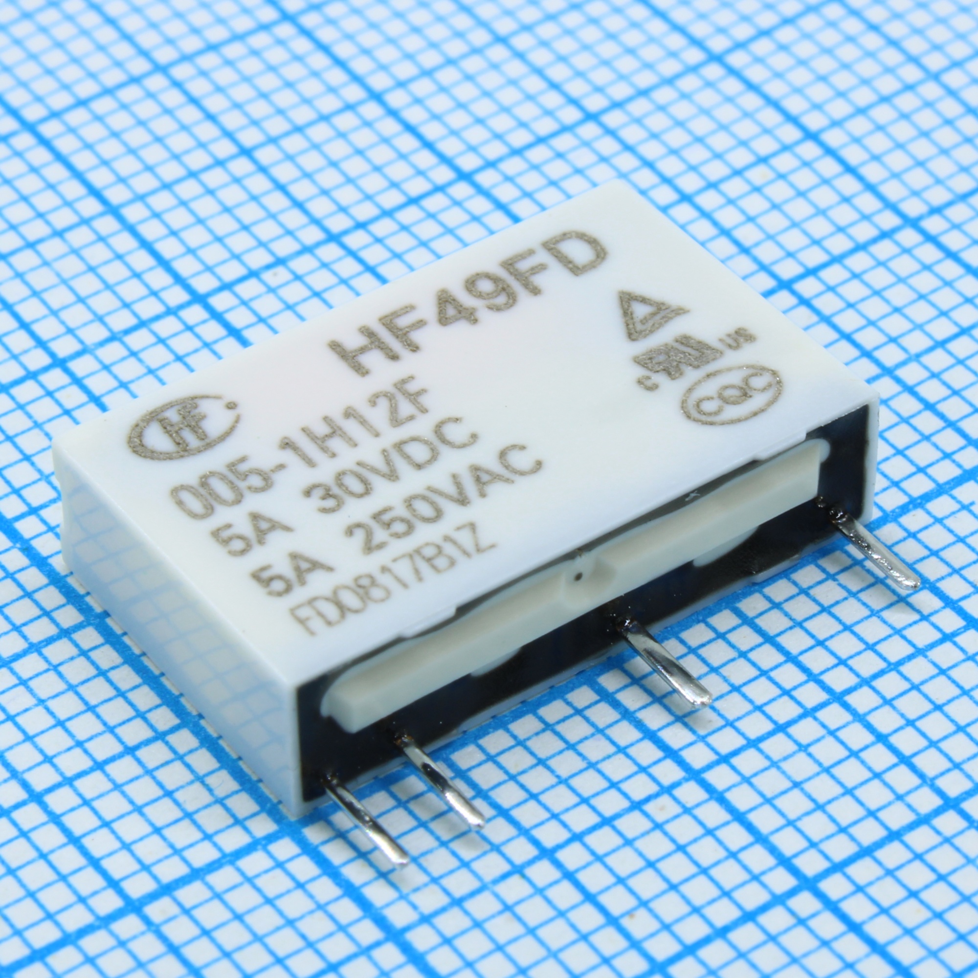 HF49FD/005-1H12F - Реле, Конфиг: 1A; Uкатушки: 5 В; AC-DC: DC; Pупр(max): 120 мВт; Iкомм: 3 А; 20.06x5x12.5; Монтаж: в отверстия на плату