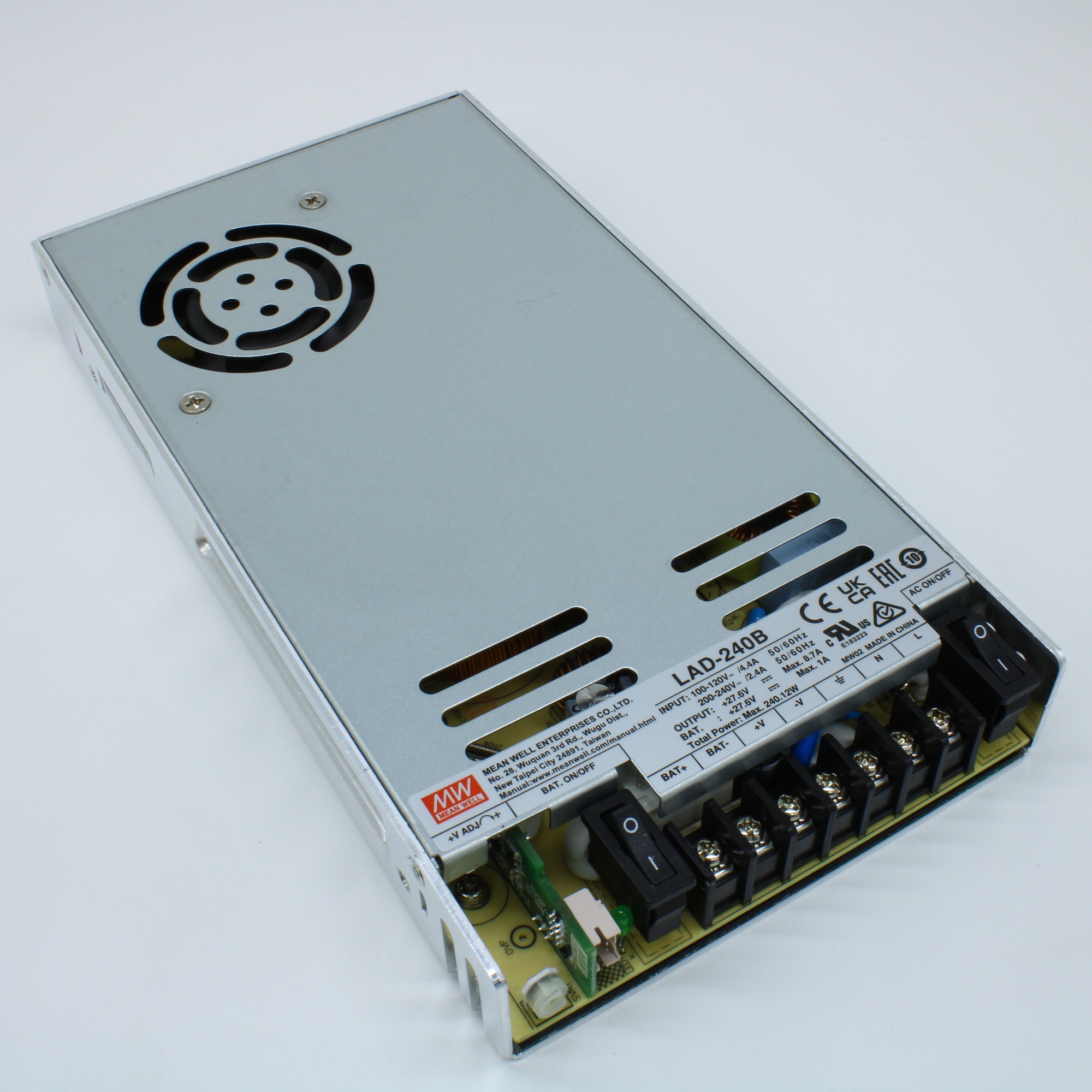 LAD-240B - AC-DC с функцией заряда АКБ, 240.12Вт, вход 90…132/180…264В AC, 47…63Гц /240…370В DC, вых1: 27.6В(21.6…29В)/7.7A, вых2: 27.6В/1A (заряд), изоляция 3000В AC, в кожухе 215х115х30мм, -20…+60°С, состояние по TTL