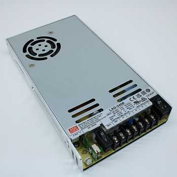 LAD-240B - AC-DC с функцией заряда АКБ, 240.12Вт, вход 90…132/180…264В AC, 47…63Гц /240…370В DC, вых1: 27.6В(21.6…29В)/7.7A, вых2: 27.6В/1A (заряд), изоляция 3000В AC, в кожухе 215х115х30мм, -20…+60°С, состояние по TTL