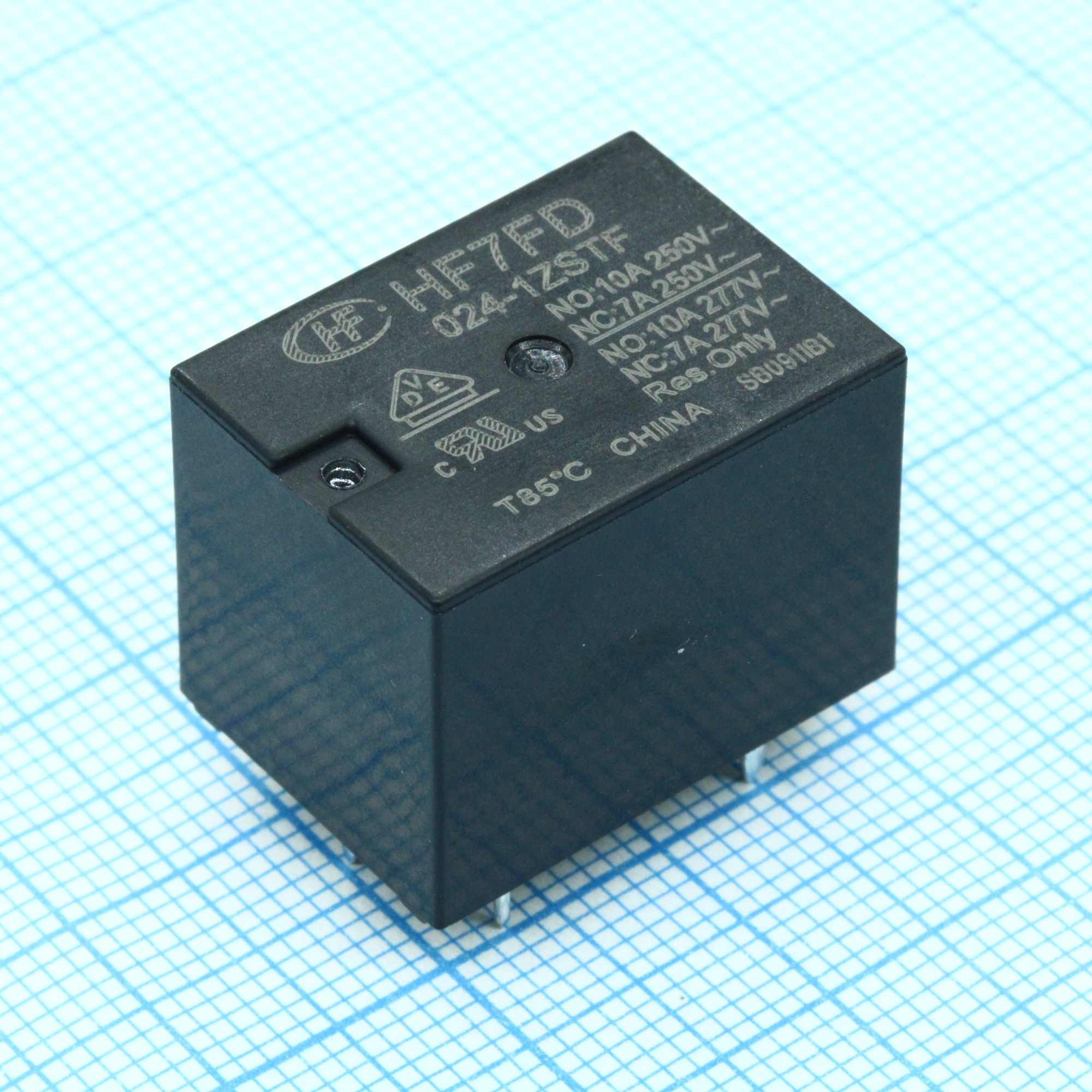 HF7FD/024-1ZSTF - Реле силовое 20А одна группа на переключение катушка 24В