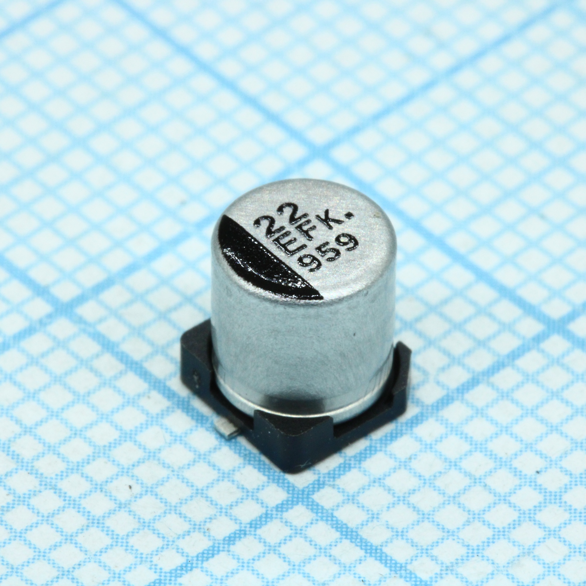 EEEFK1E220R - Конденсатор алюминиевый электролитический 22мкФ 25В ±20% (5 X 5.8мм) для поверхностного монтажа 160мА 2000час 105°С автомобильного применения лента на катушке