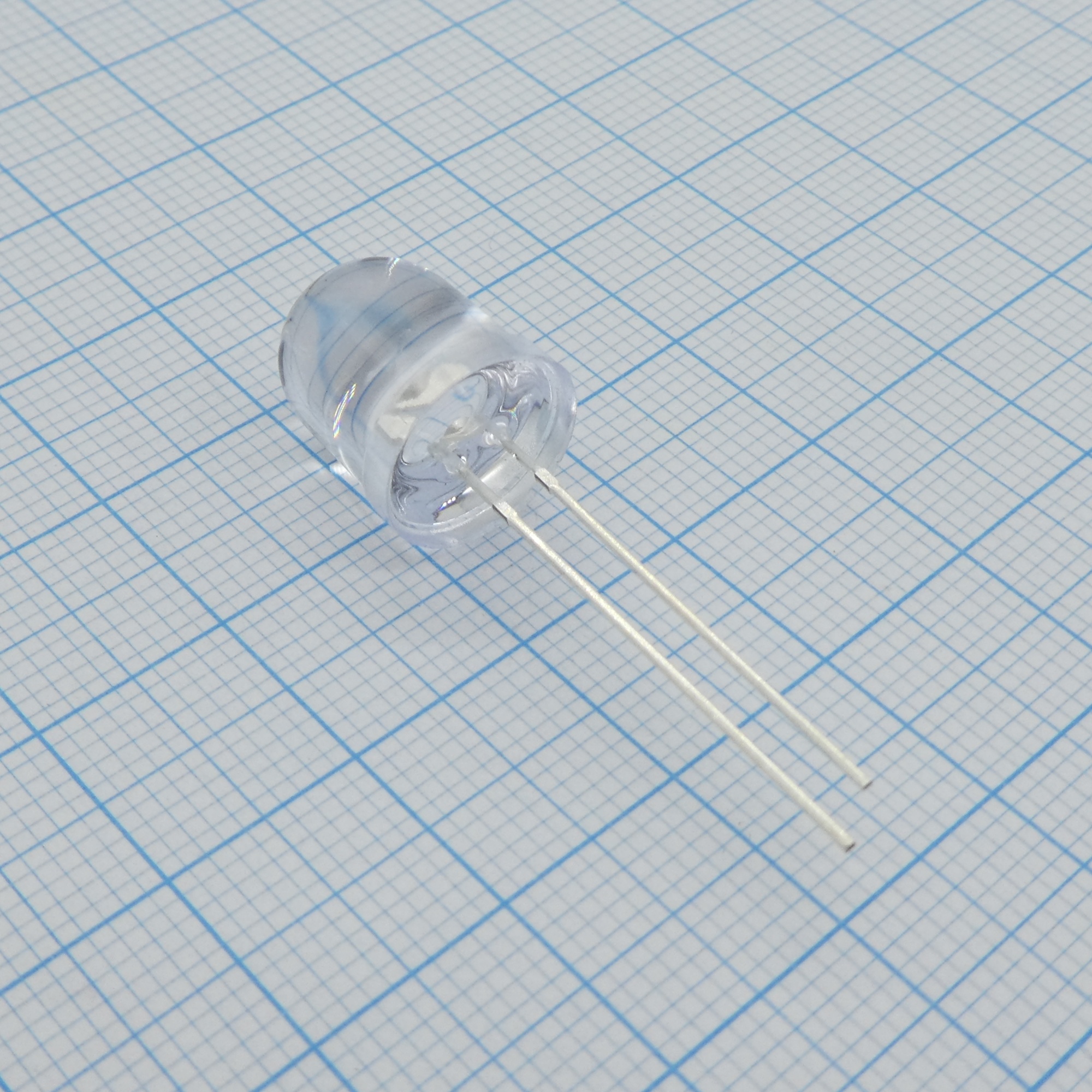 FYL-10013LRC1A - Светодиод 10мм/красный/625нм/600мкд/прозрачный/20°