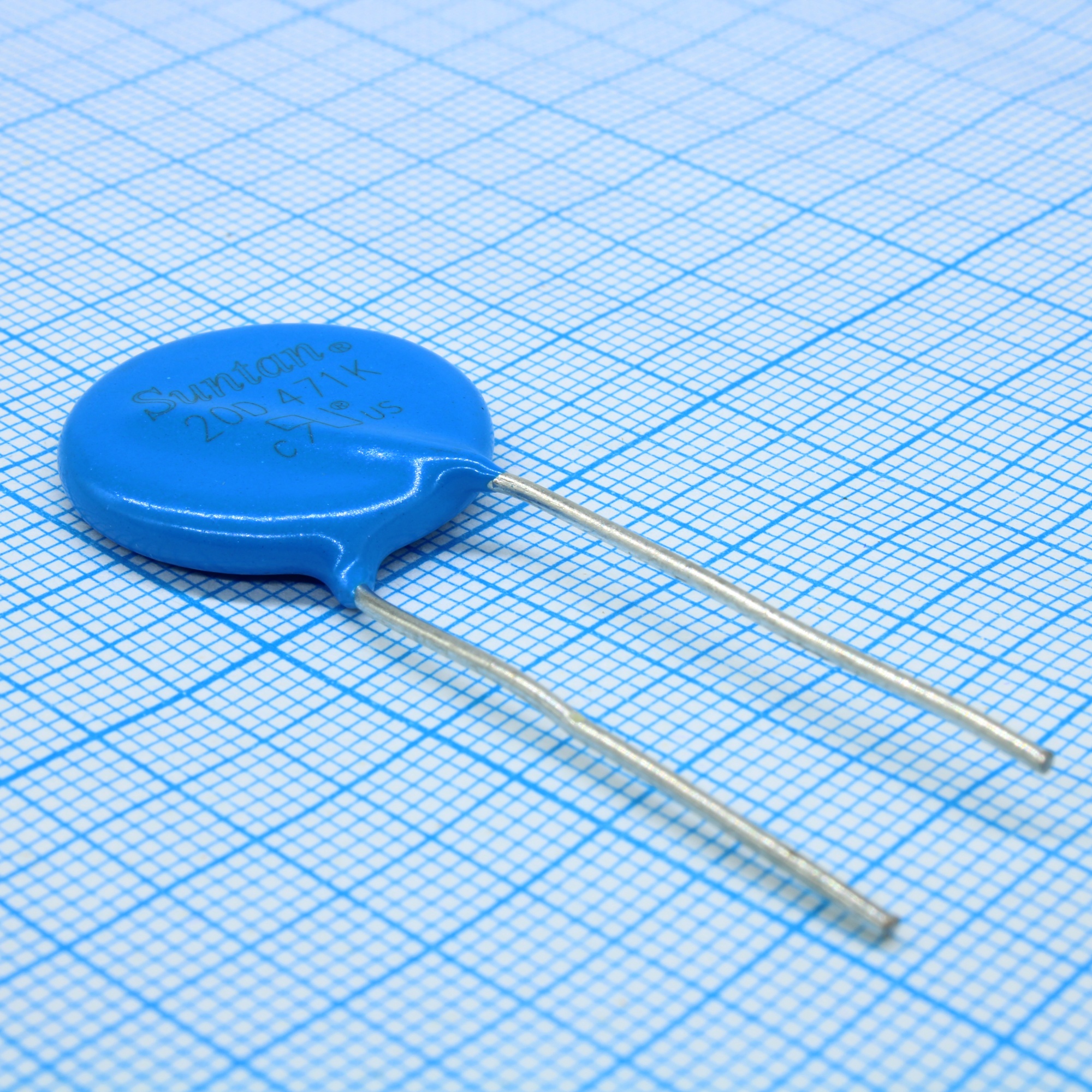 TSV20D471K - Варистор 300Vac/385Vdc, 6500A, 470V(1mA), прямые радиальные выводы, шаг 10мм, россыпь