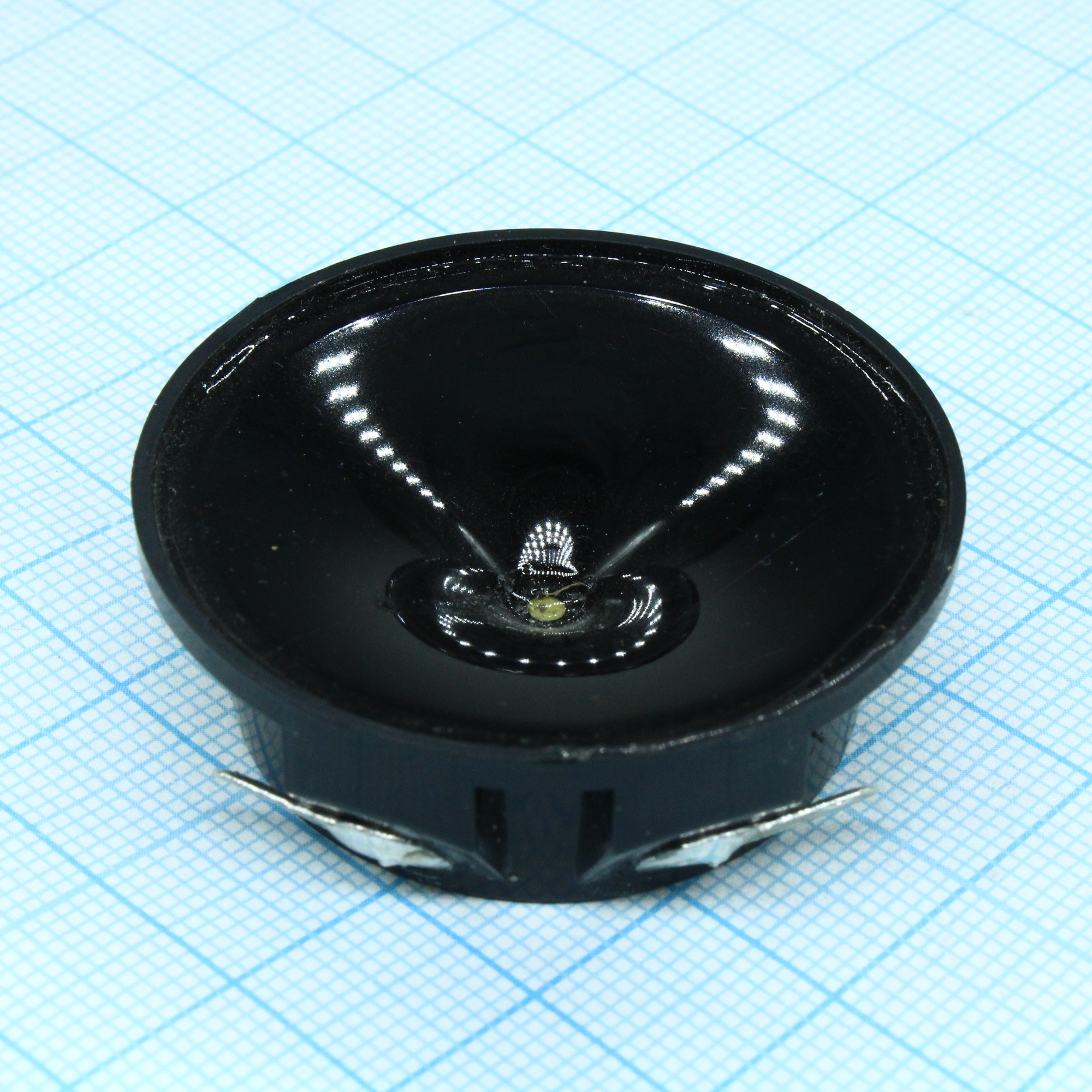 W-06 - 90db/2.83v/4...50kHz  d=41