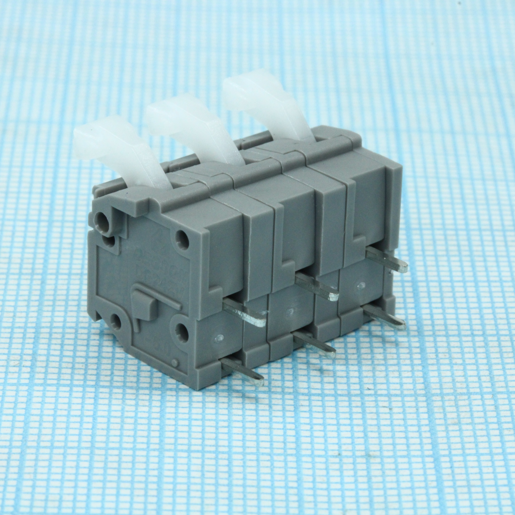 DG242V-7.5-03P-11-00A(H) - Нажимной, безвинтовой клеммный блок 3 контакта серия DG242V-7.5