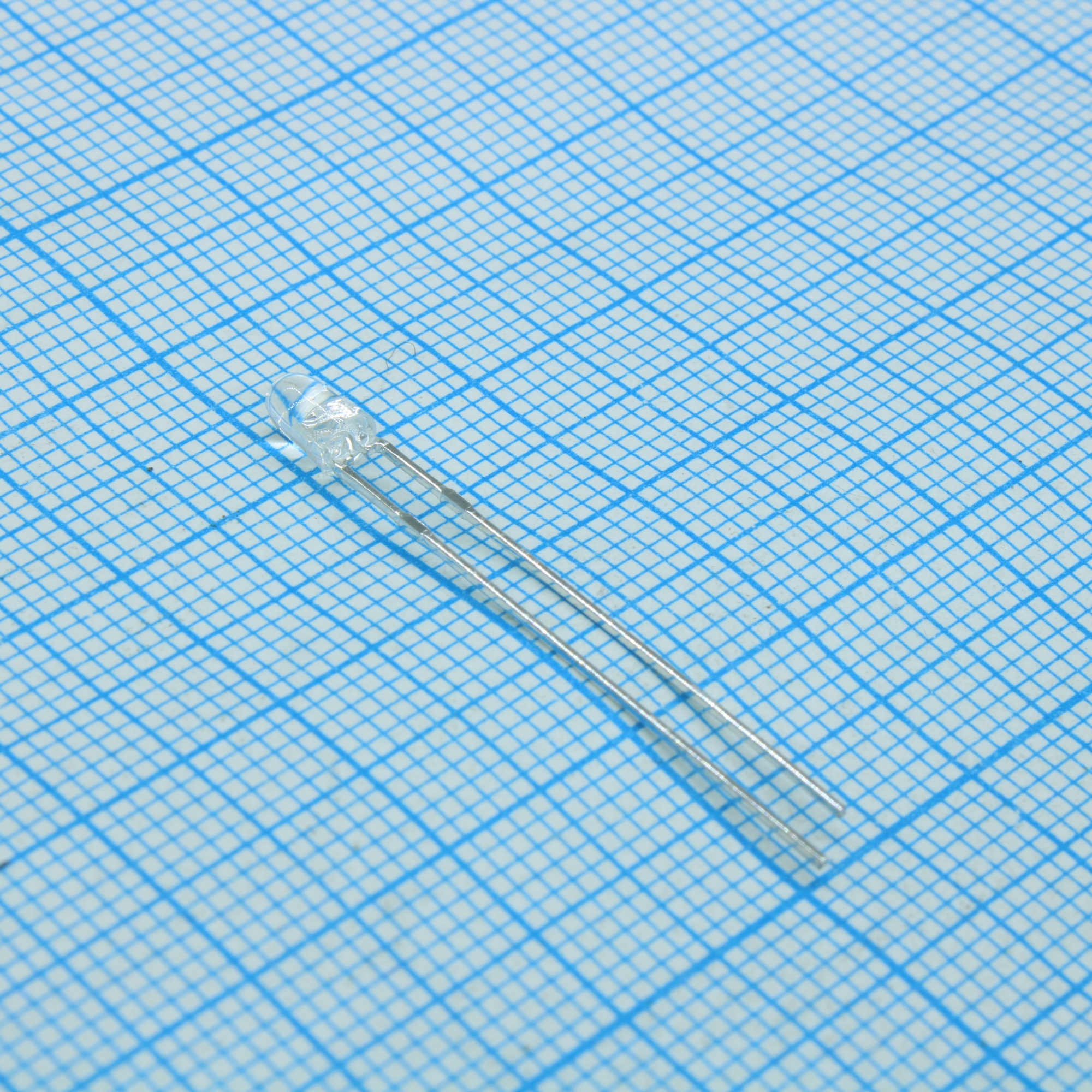 L-934SURCK - Светодиод 3мм/красный/630нм/380-750мкд/прозрачный/34°