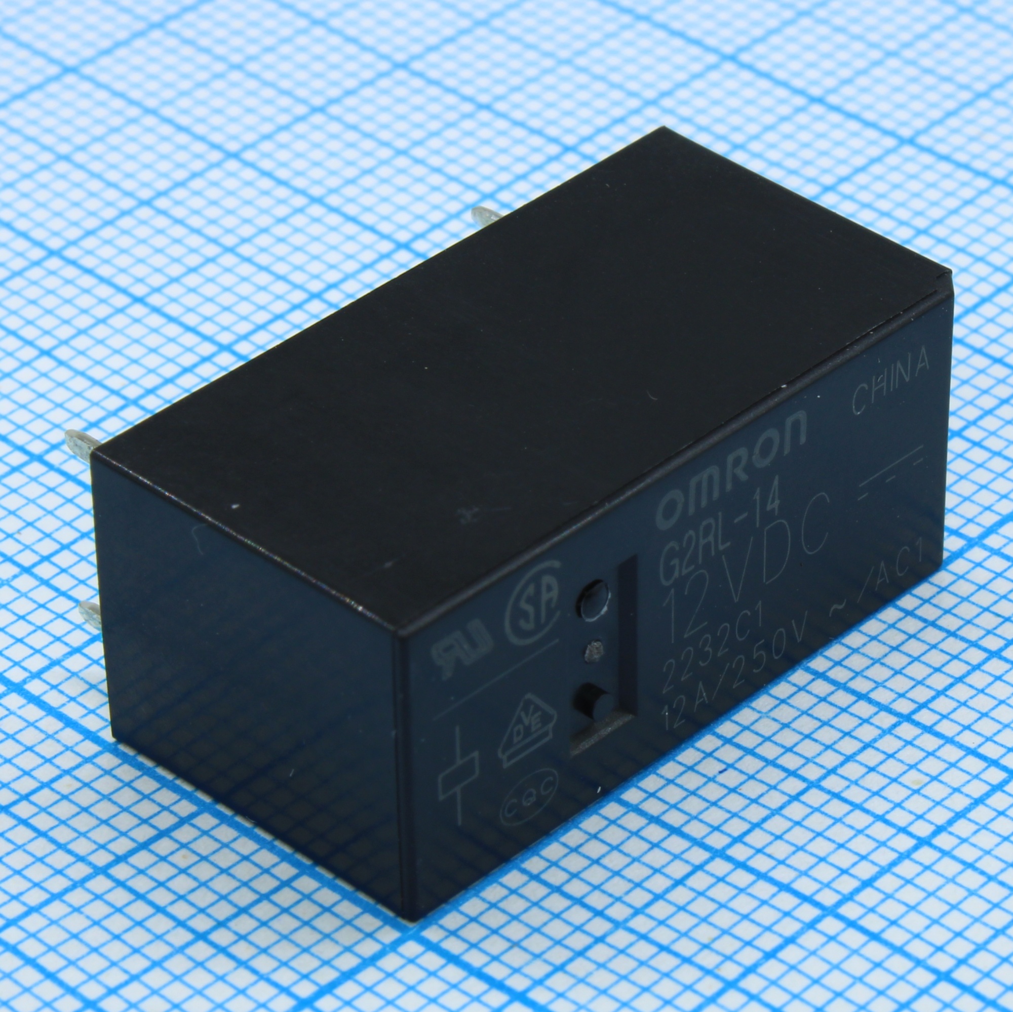 G2RL-14-12DC - Реле силовое катушка 12В 12A одна группа на переключение (29x12.7x15.7)мм монтаж в отверстие