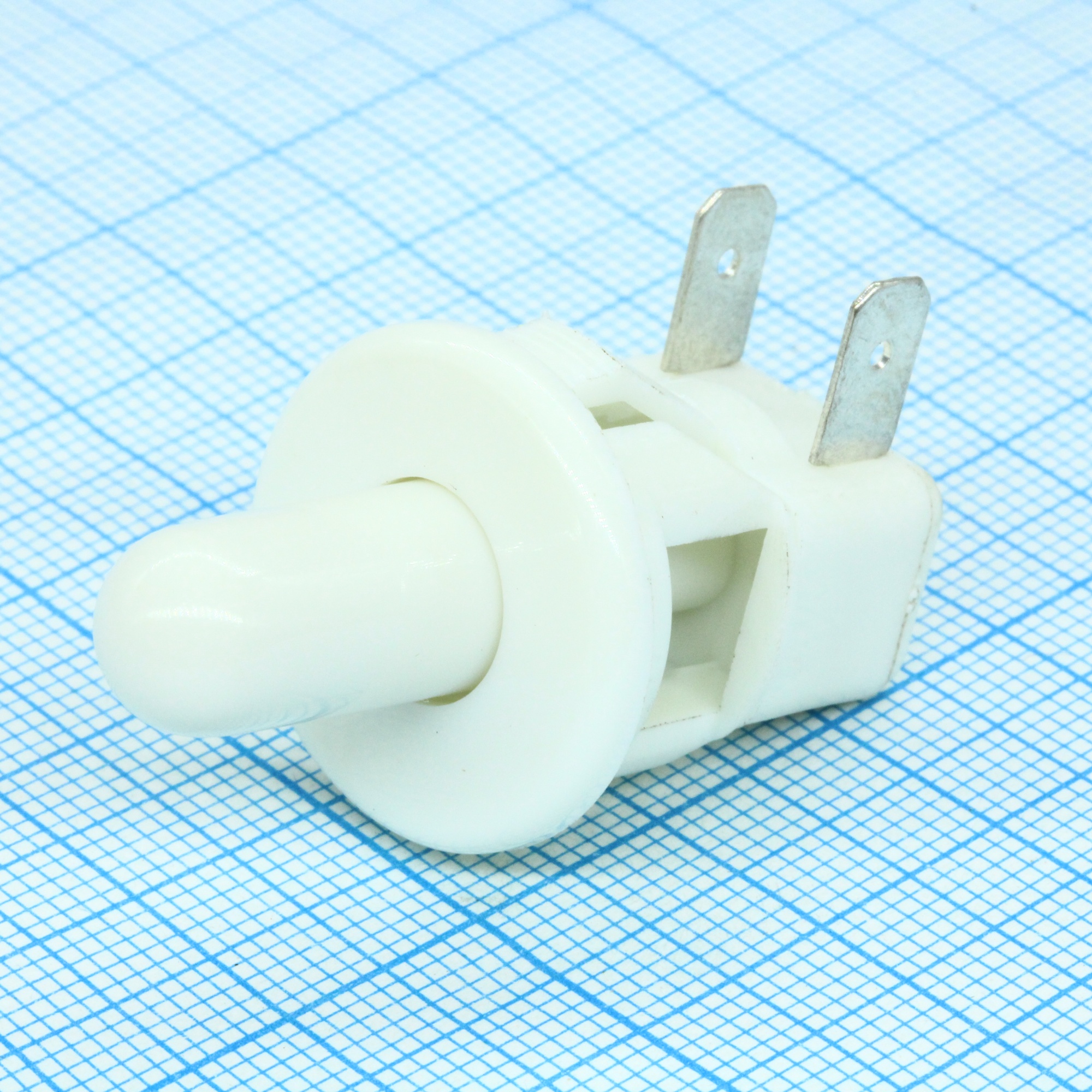 PBS-19C белый - Кнопка без фиксации 2,5А 250В ON-(OFF) мебельная на размыкание М19,2