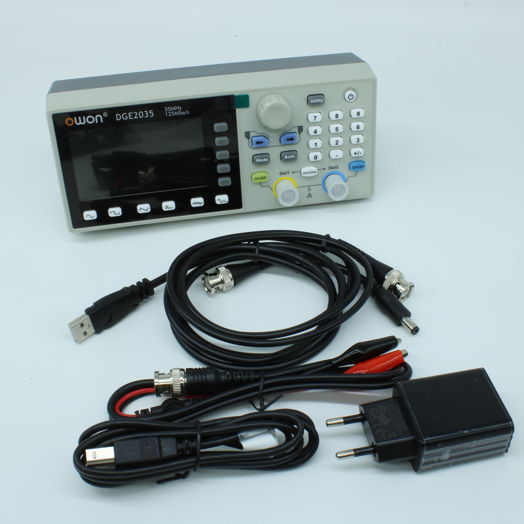 DGE2035 - Двухканальный генератор сигналов 35 МГц с русским интерфейсом