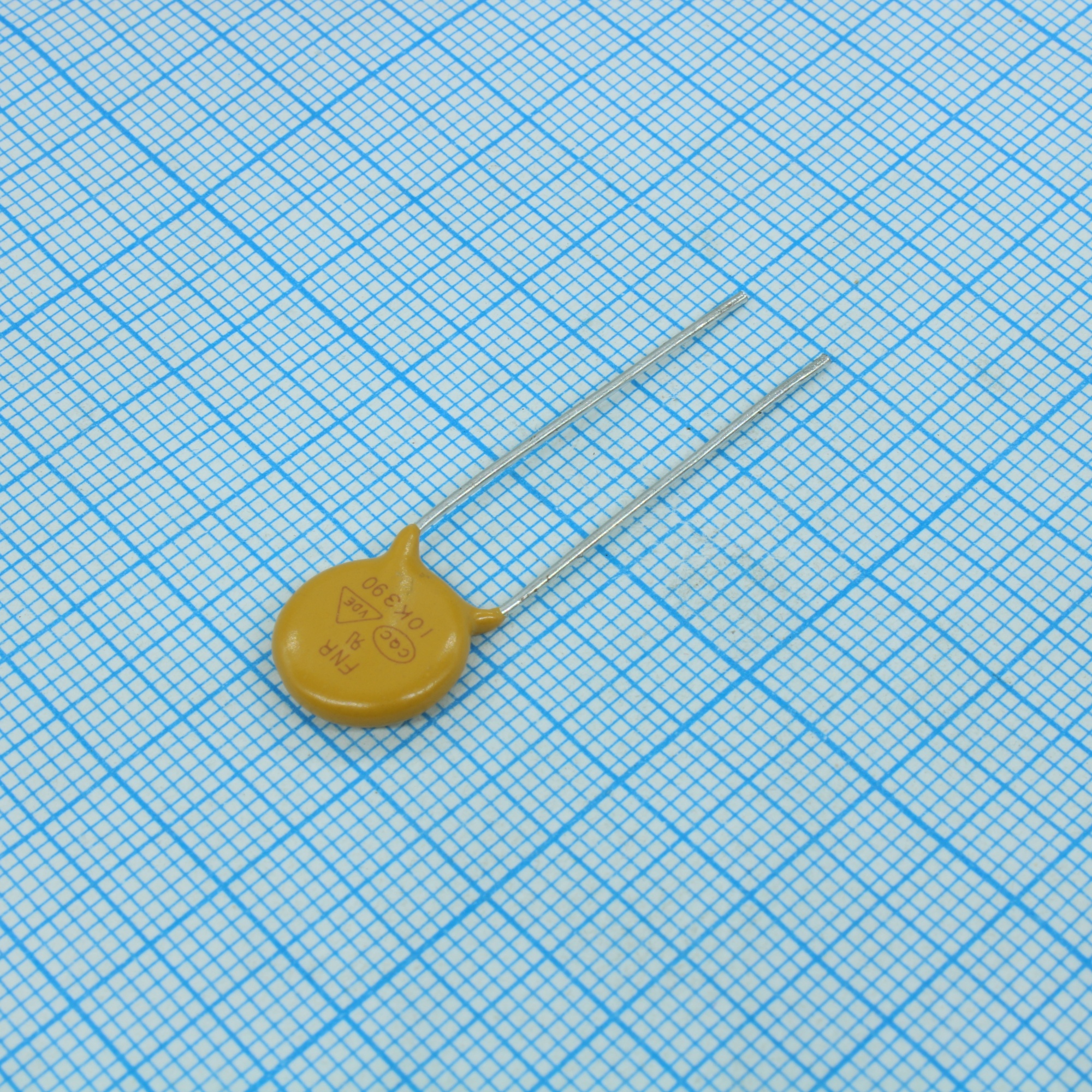 FNR-10K390 - Варистор 250VAC 390VDC 500A диск 10мм россыпь