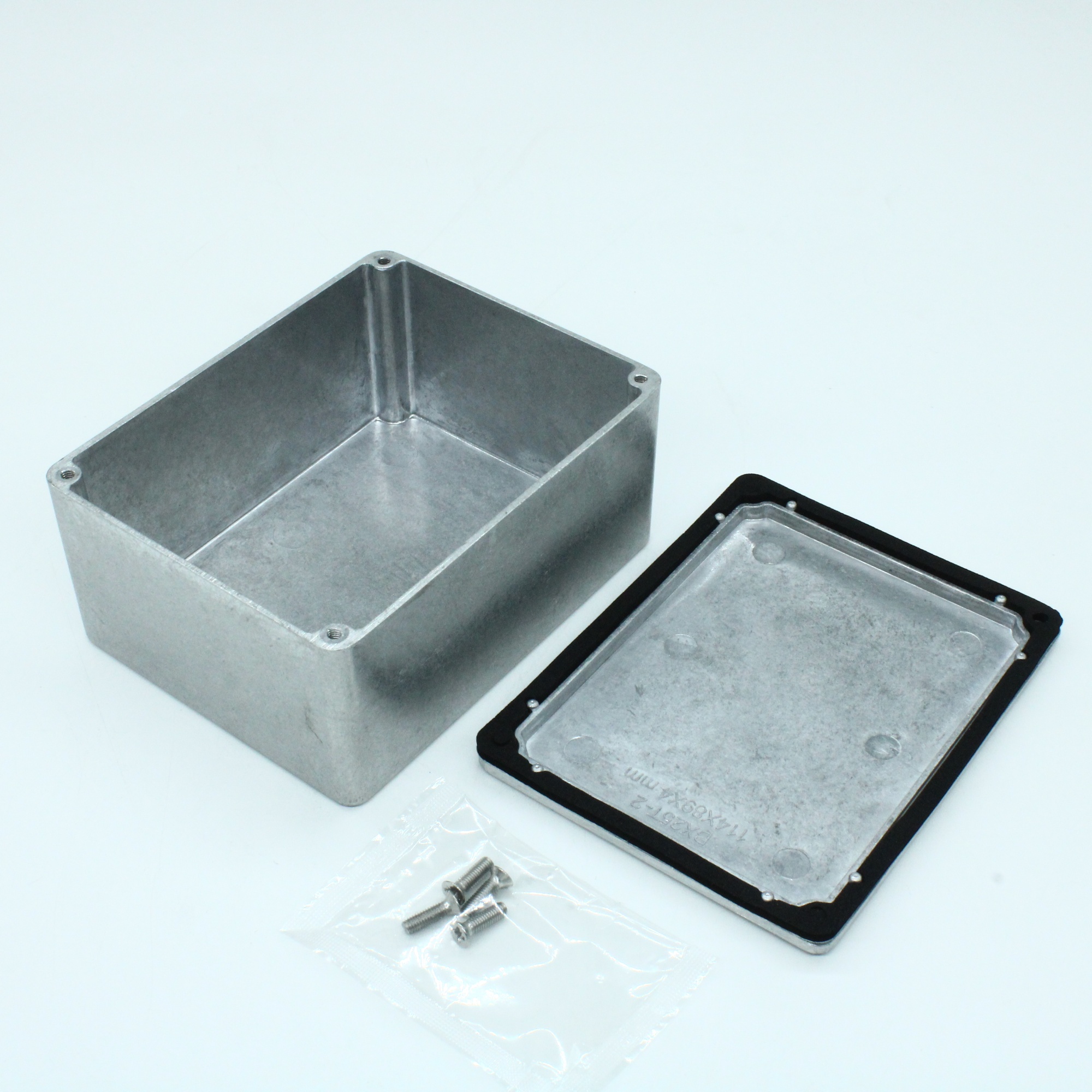 BS25 - Герметичный алюминиевый корпус с прокладкой, IP66, некрашеный