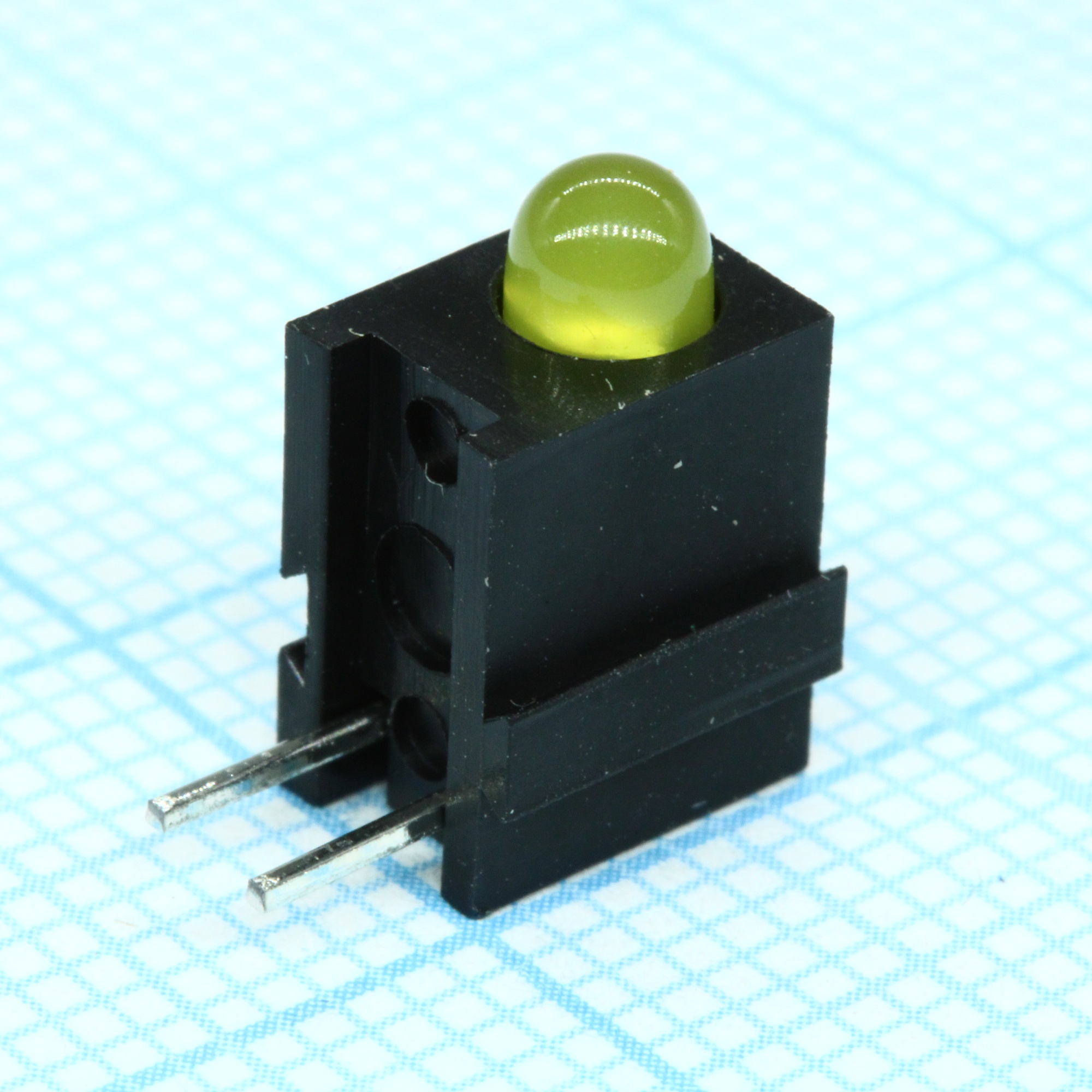 L-1384AL/1YD - Светодиод 3,4мм с держателем/желтый/588нм/8-15мкд/60°