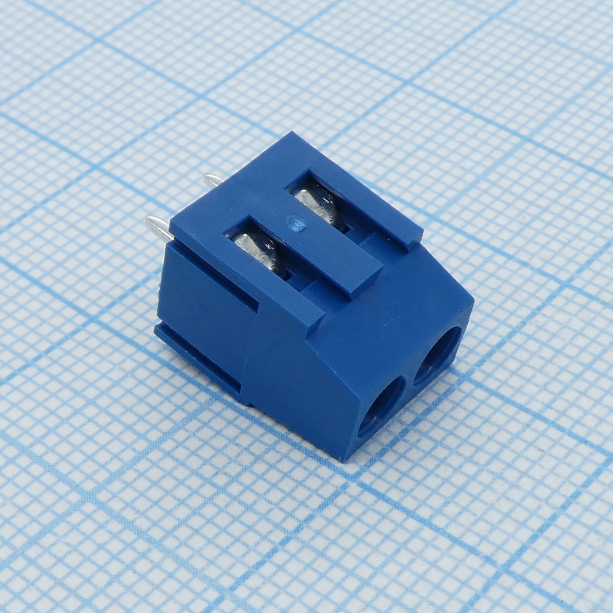 DG500-5.0-02P-12-00A(H) - Винтовой клеммный блок c рельефной обоймой, 2 контакта шаг 5.0мм синий