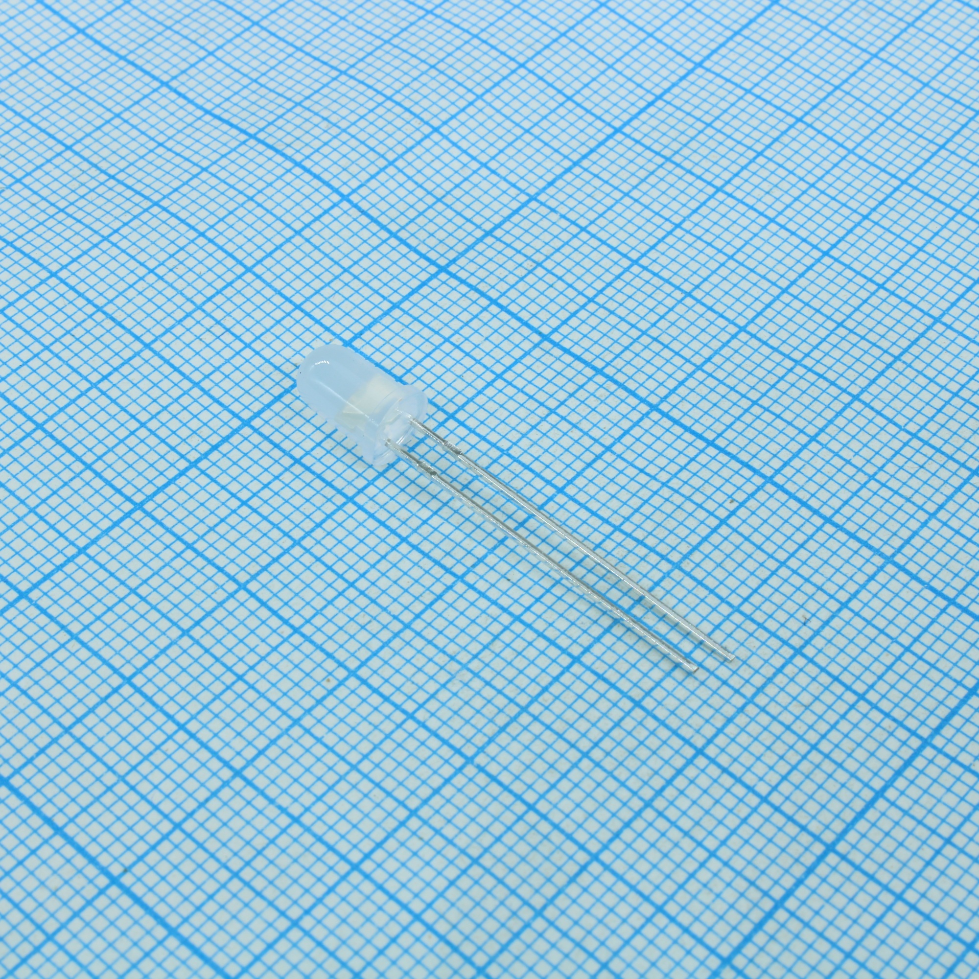 L-7113SEKJ3CGKW - Светодиод 5мм/красный/625нм/7000-11000мКд/прозрачный/20°