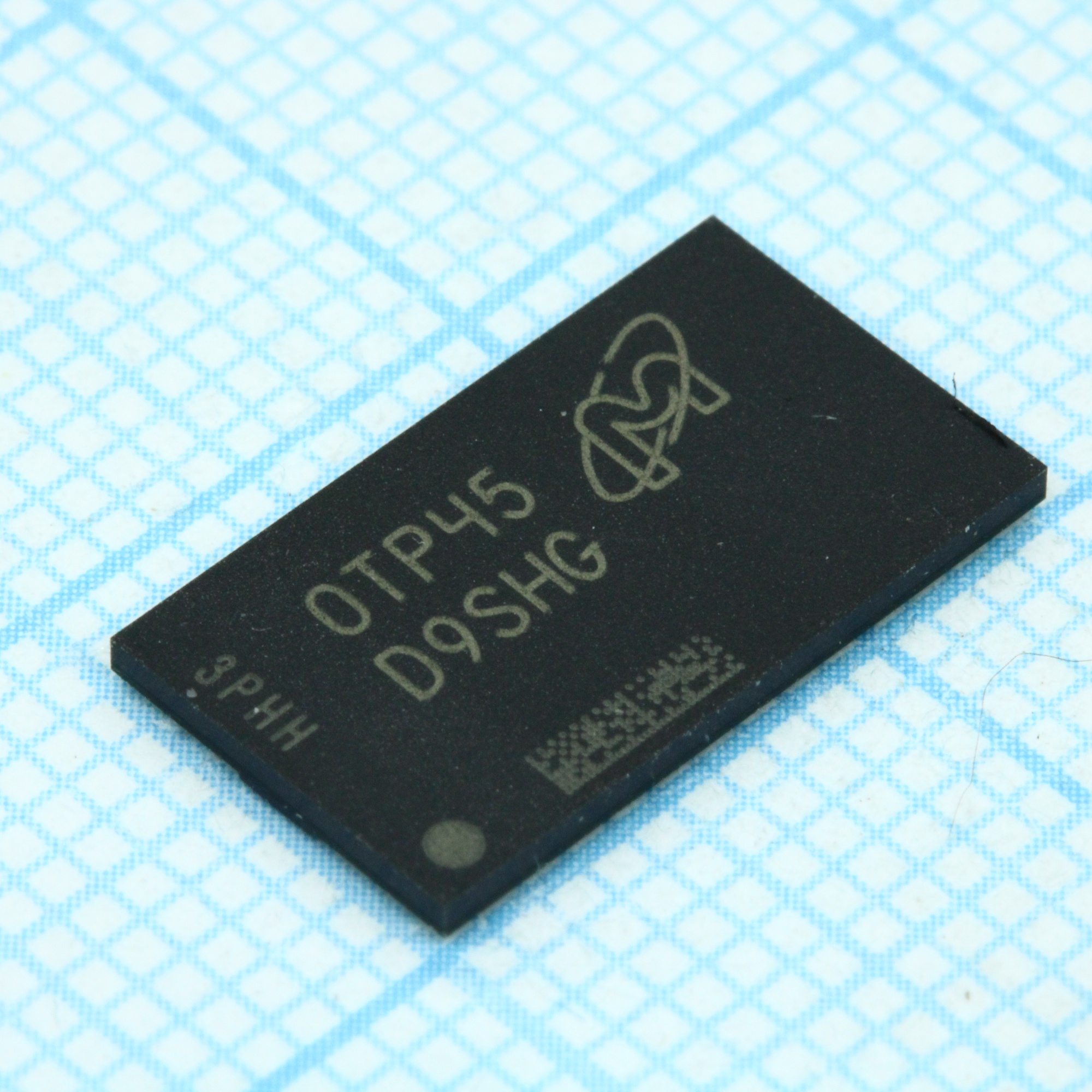 MT41K256M16TW-107 IT:P - Динамическое ОЗУ DDR3L 4Гбит 256Mx16 электропитание 1.35В 96-Pin FBGA лента на катушке/лоток