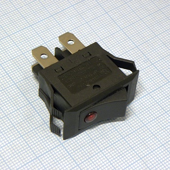 DS KCD3-201-1 4P red eye - переключатель - 2 положения клавиши, 2 группы на замыкание, черная клавиша с красным "глазком"