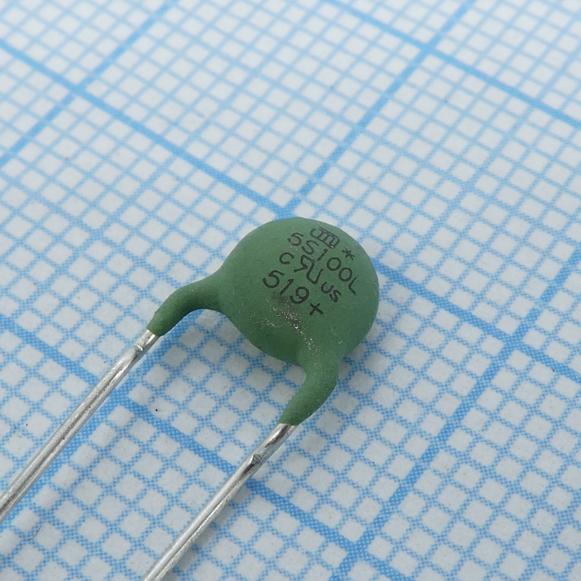 JNR05S100L65YU4 - NTC-терморезистор 10Ом 1.2Вт ±15% 5мм, формованные выводы 24мм, шаг 5мм