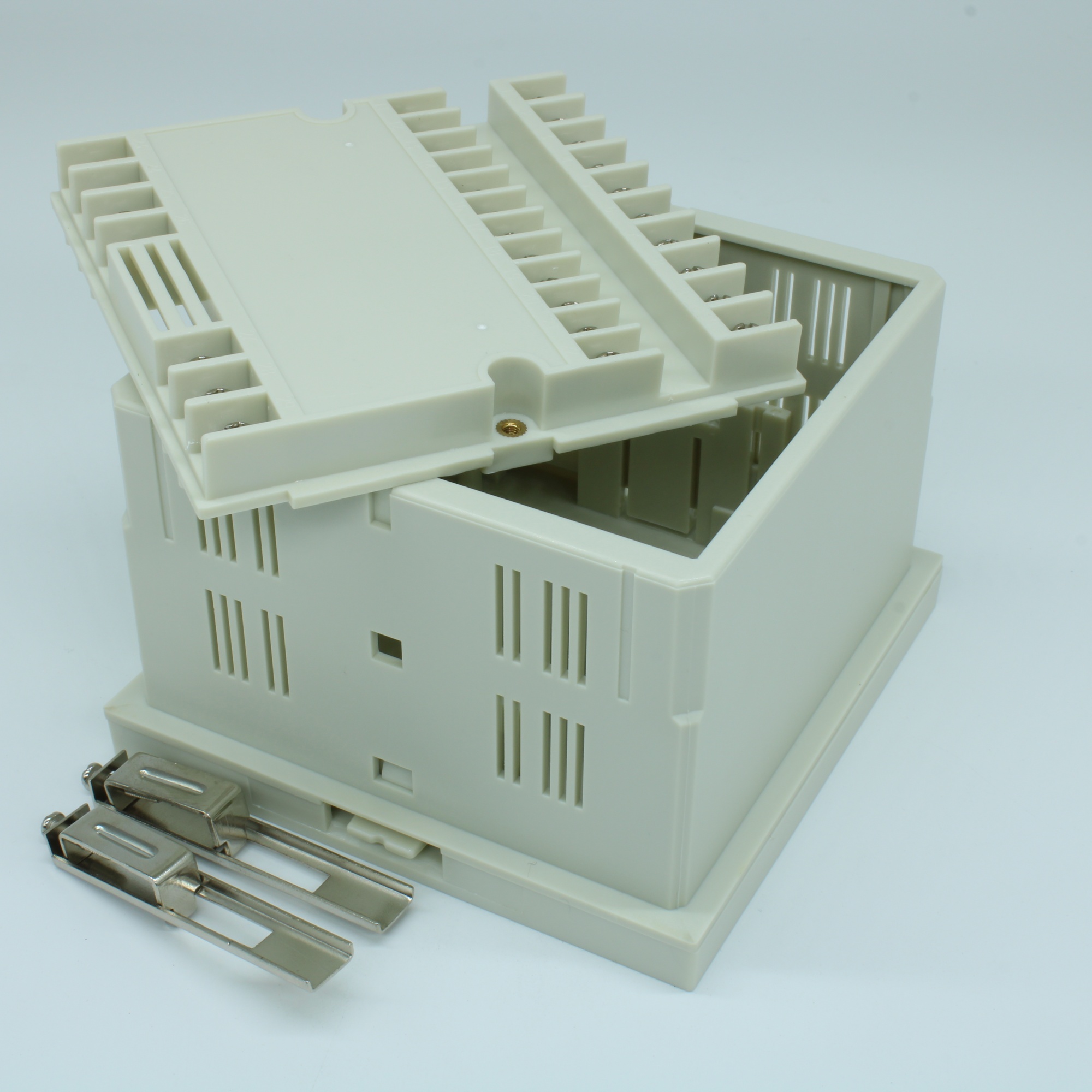 1261 - Корпус для щитовых цифровых измерителей