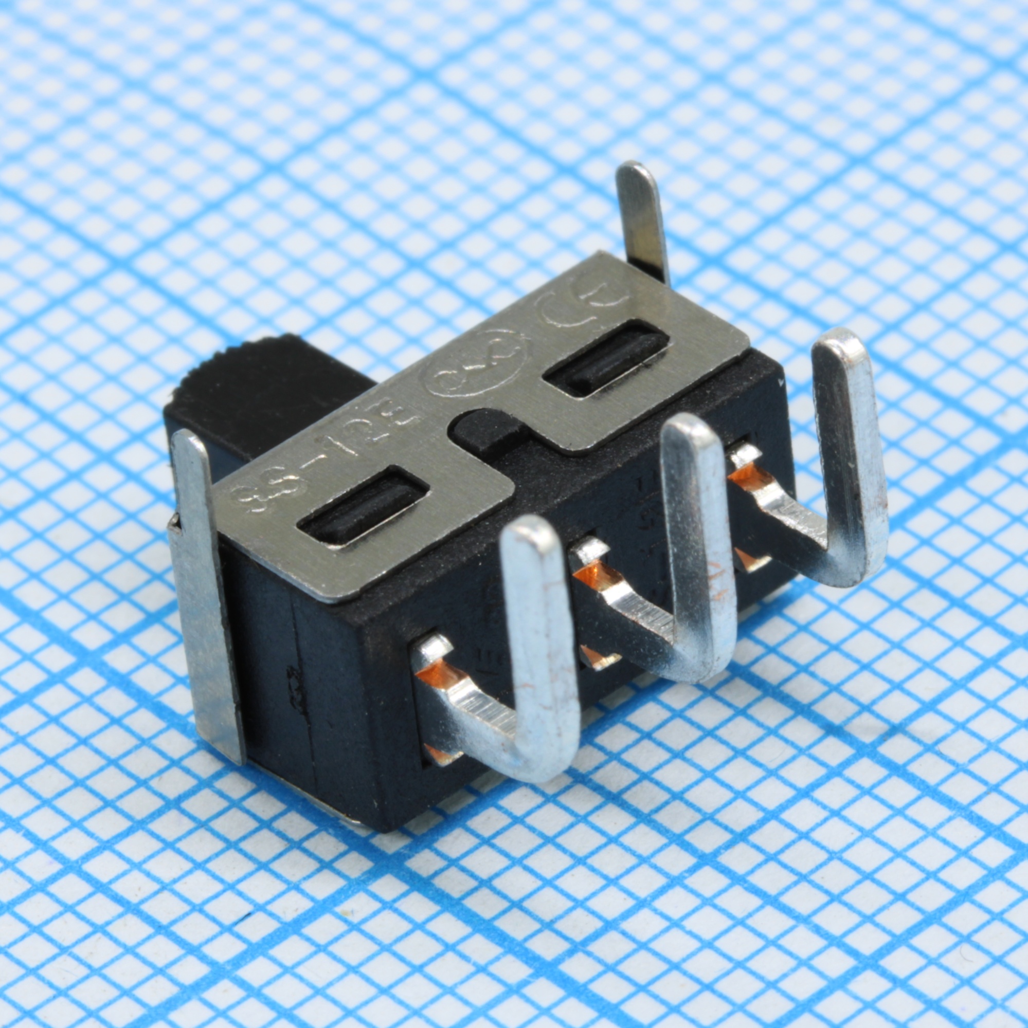 L-KLS7-SS01-12E11-G5 - Переключатель движковый